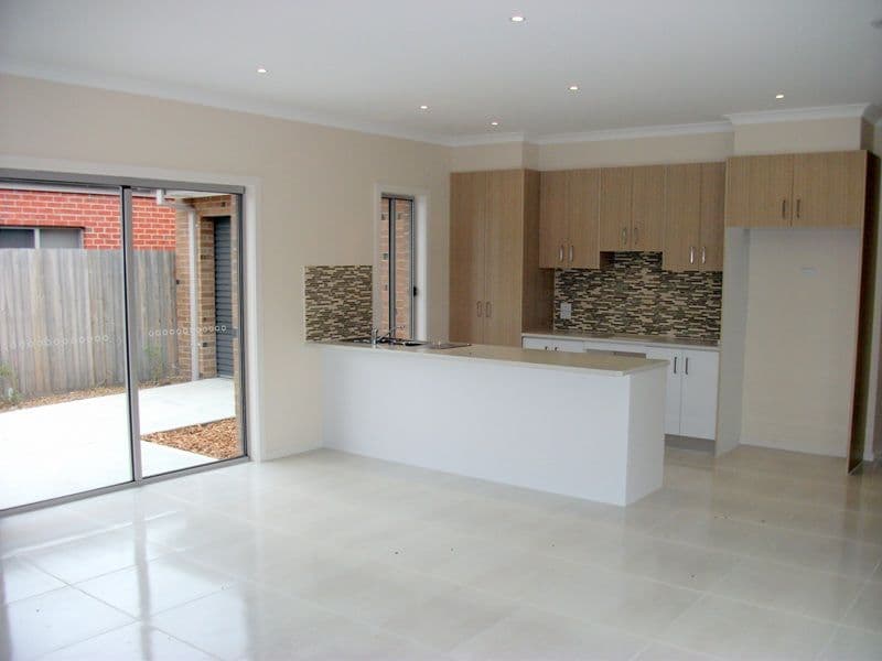 9 Fitzroy Way, WHITTLESEA VIC 3757, Whittlesea - Thumbnail 2