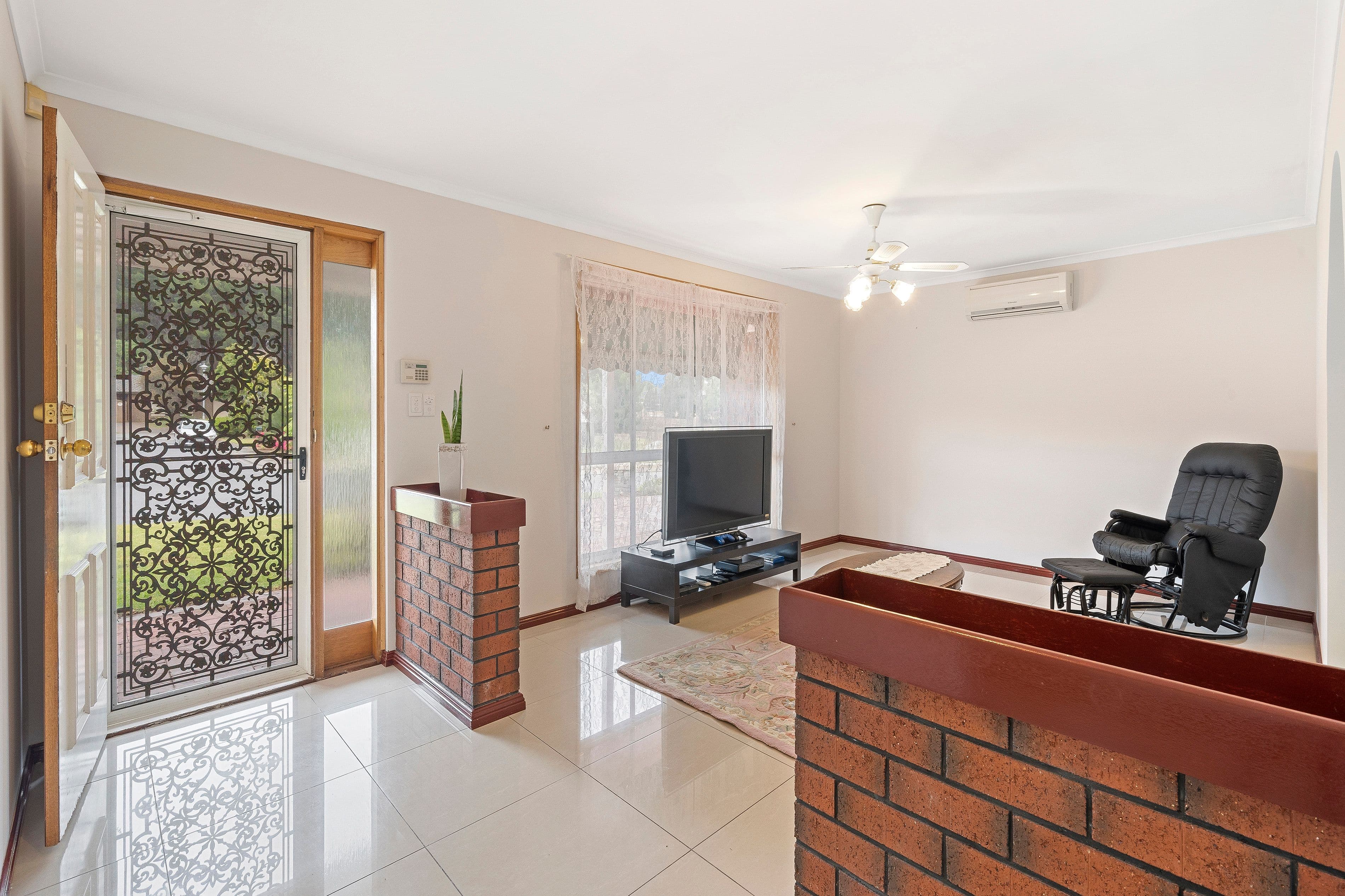 16 Bachmann Avenue, Old Reynella SA 5161, Old Reynella - Thumbnail 2