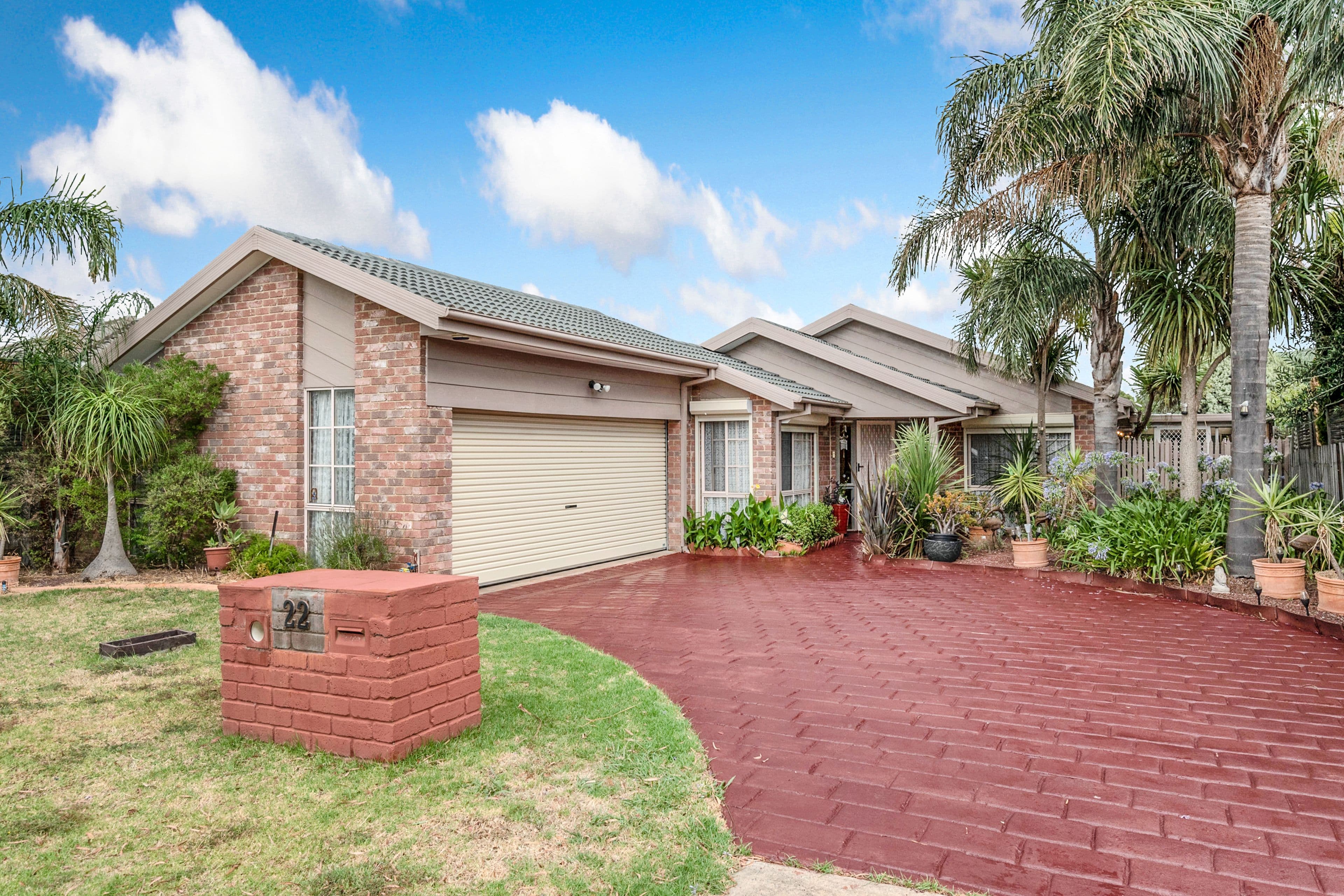 22 Matthews Crescent, Roxburgh Park VIC 3064, Roxburgh Park - Thumbnail 2