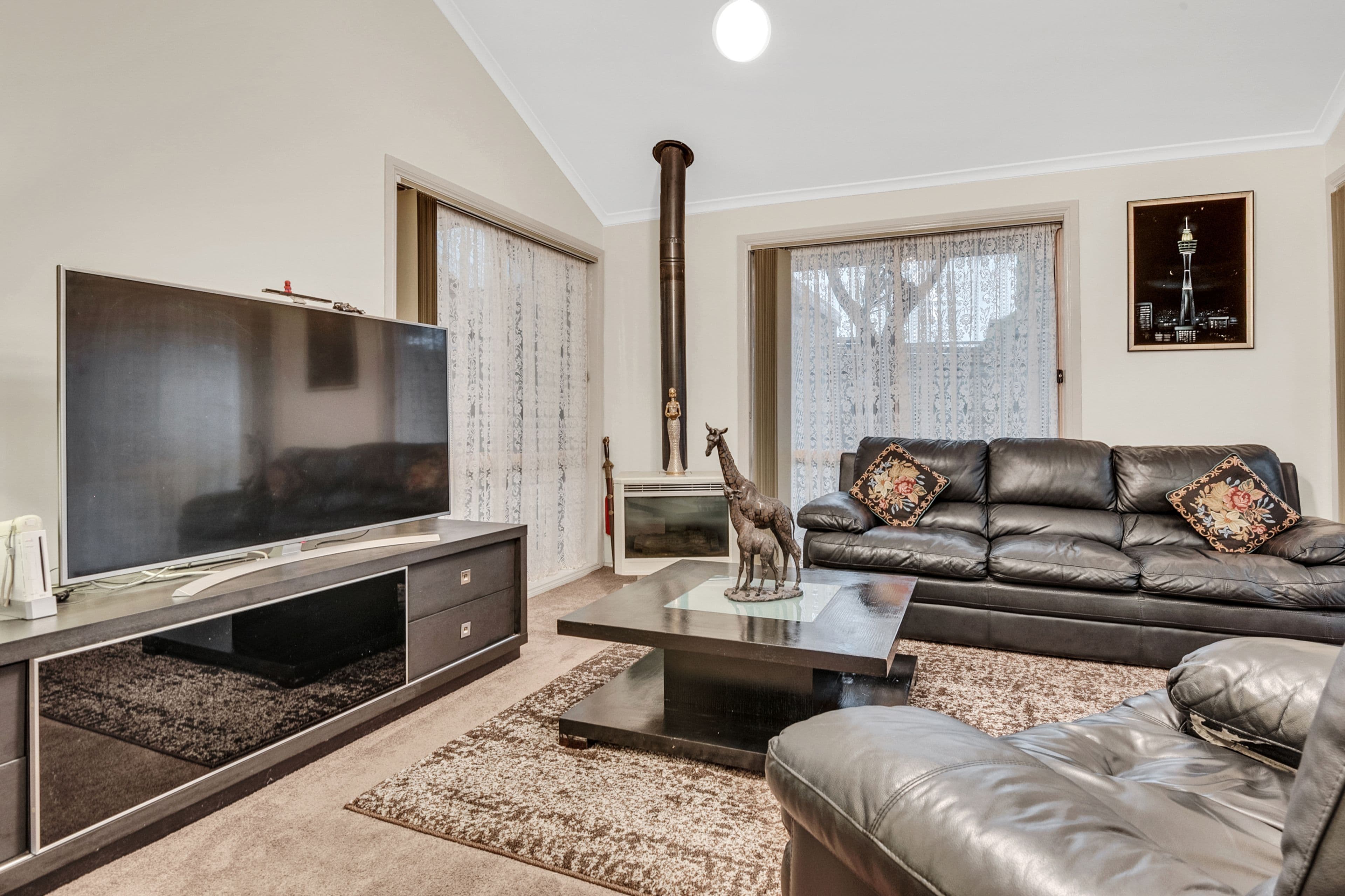 22 Matthews Crescent, Roxburgh Park VIC 3064, Roxburgh Park - Thumbnail 4