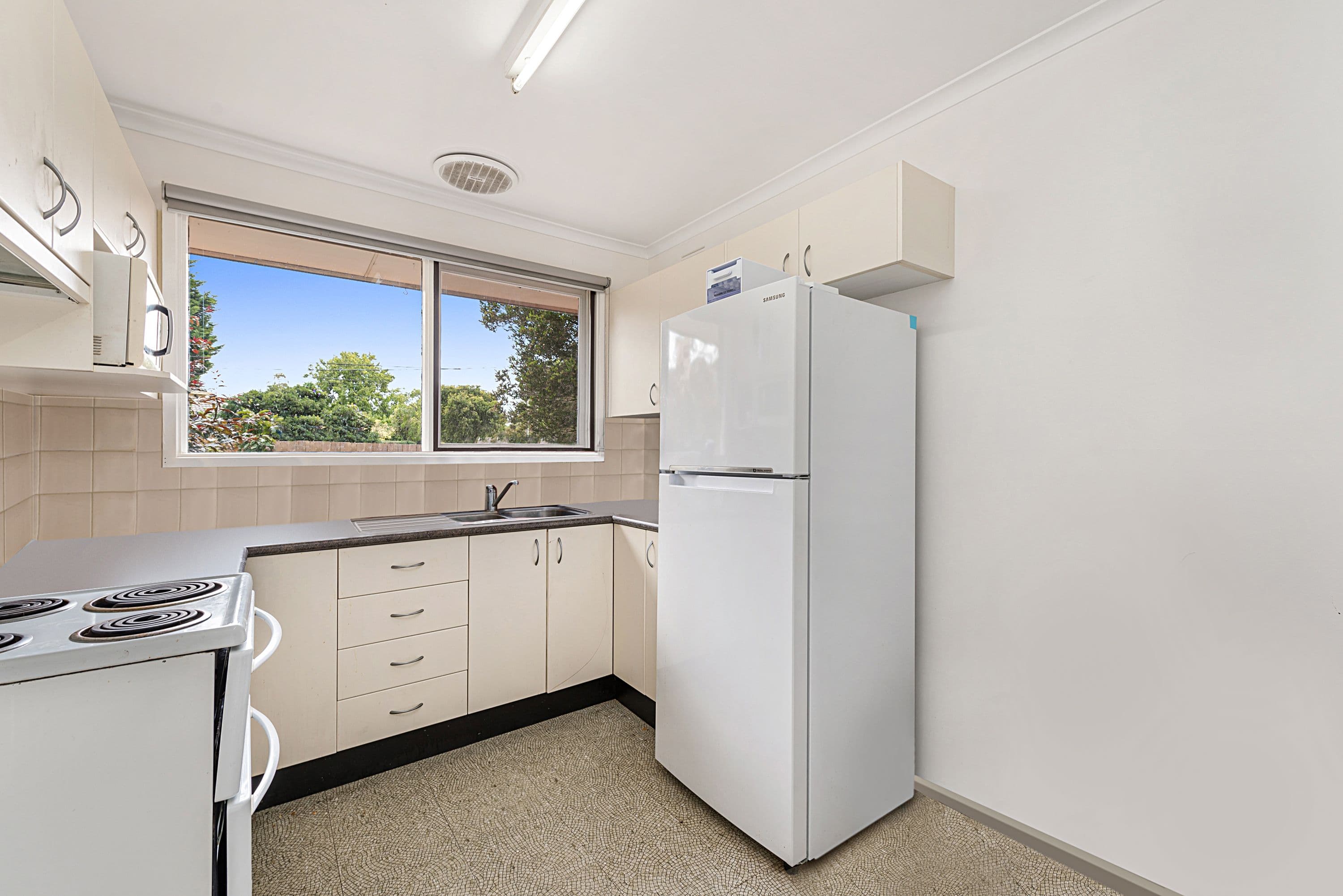 2 McCrae Close, Scoresby VIC 3179, Scoresby - Thumbnail 3