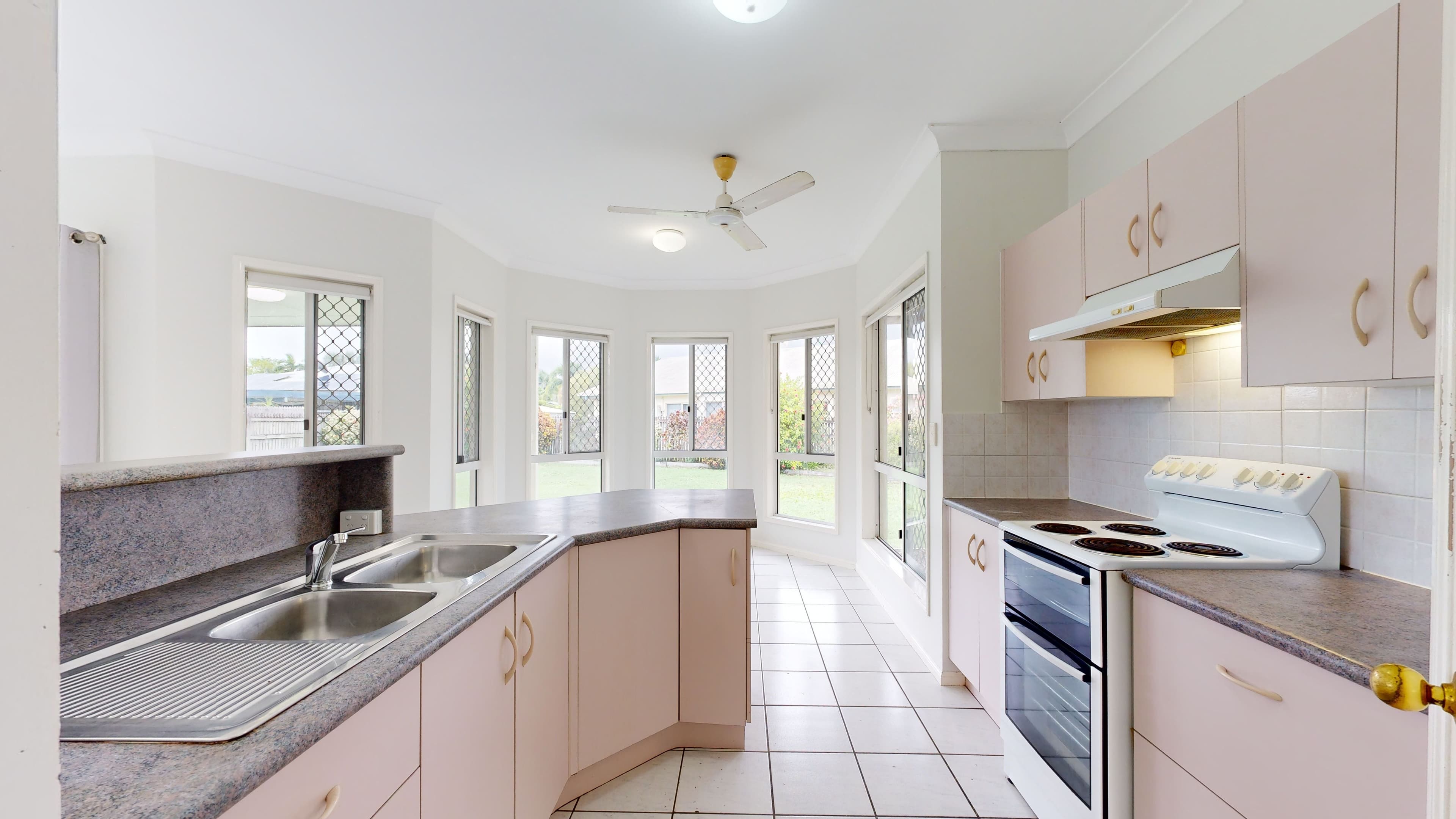 51 Eaton Circle, Kirwan QLD 4817, Kirwan - Thumbnail 2