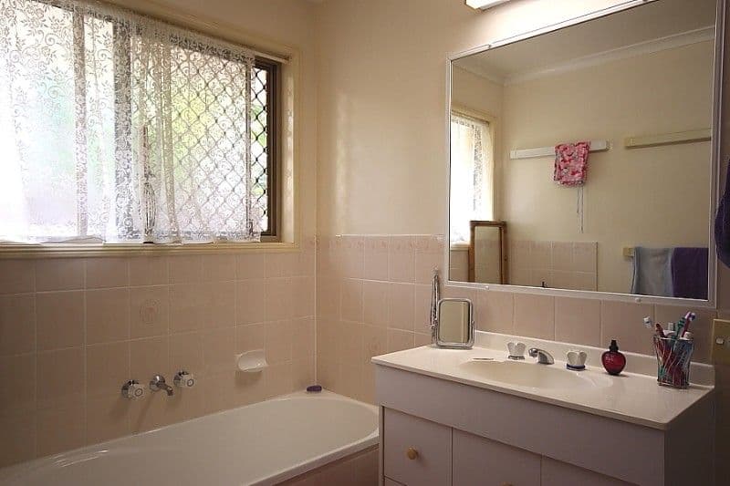 2 Strathalbyn Court, PARKWOOD QLD 4214, Parkwood - Thumbnail 6