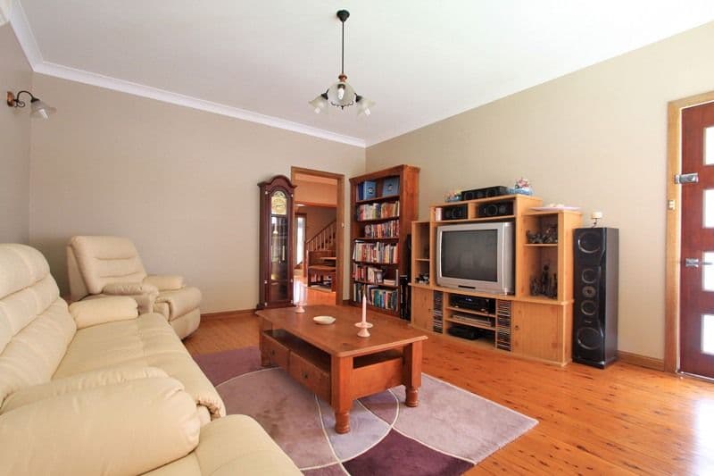 36 Gerard Avenue, FARMBOROUGH HEIGHTS NSW 2526, Farmborough Heights - Thumbnail 2