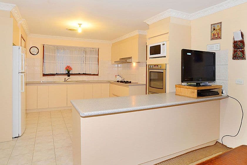 8 Fishburn Court, MILL PARK VIC 3082, Mill Park - Thumbnail 2
