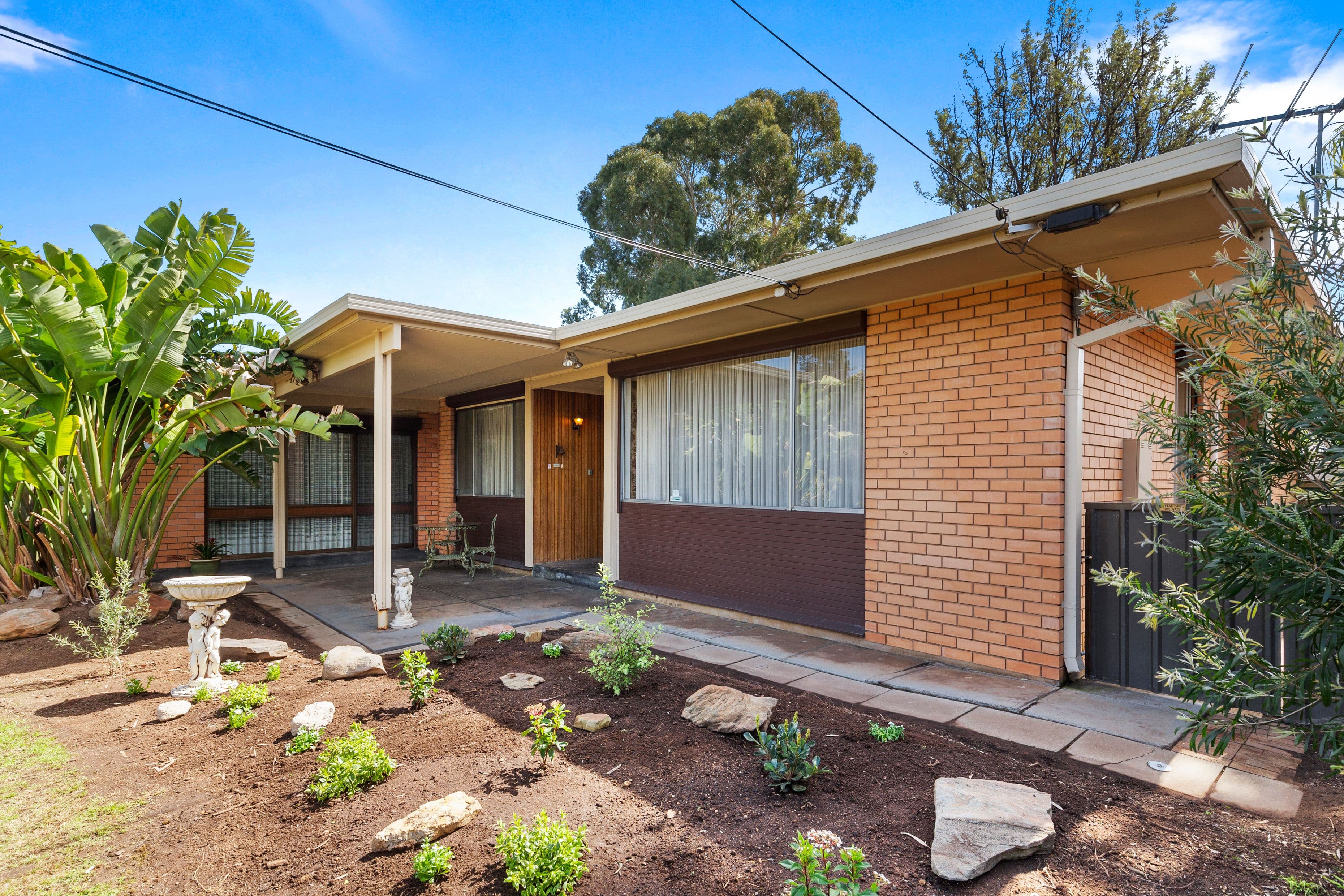 2 Overbury Drive, Clarence Park SA 5034, Clarence Park - Thumbnail 2