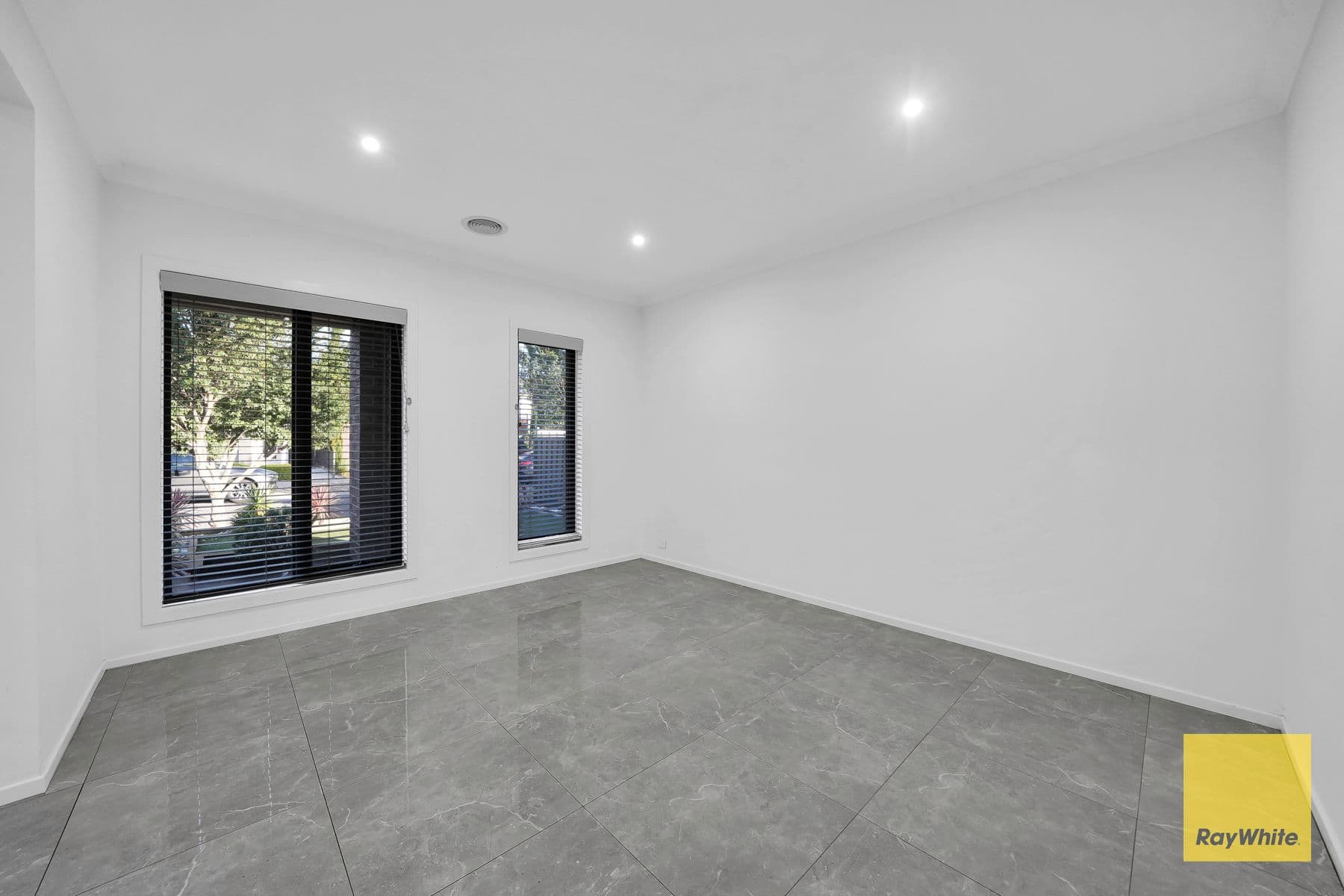 14 Nightfall Way, Tarneit VIC 3029, Tarneit - Thumbnail 4