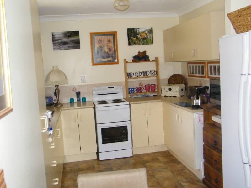 6 Solonika Court, SOUTH GLADSTONE QLD 4680, South Gladstone - Thumbnail 3