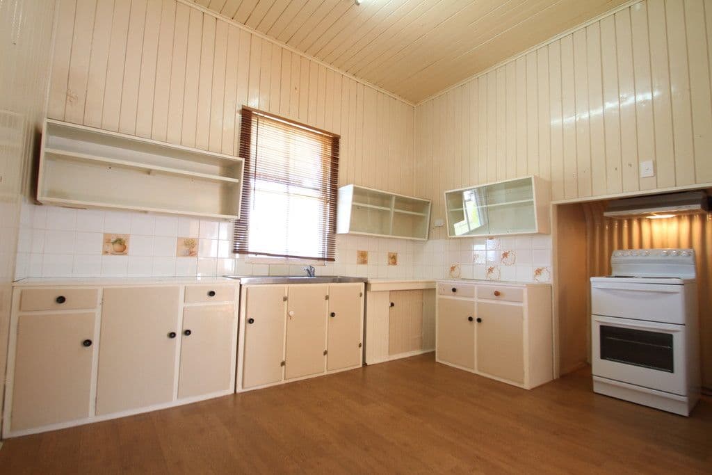 108 Kent Street, Oakey QLD 4401, Oakey - Thumbnail 3