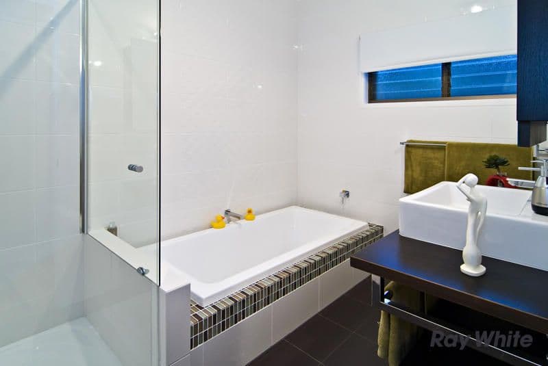 8 Alrex Street, EVERTON HILLS QLD 4053, Everton Hills - Thumbnail 6