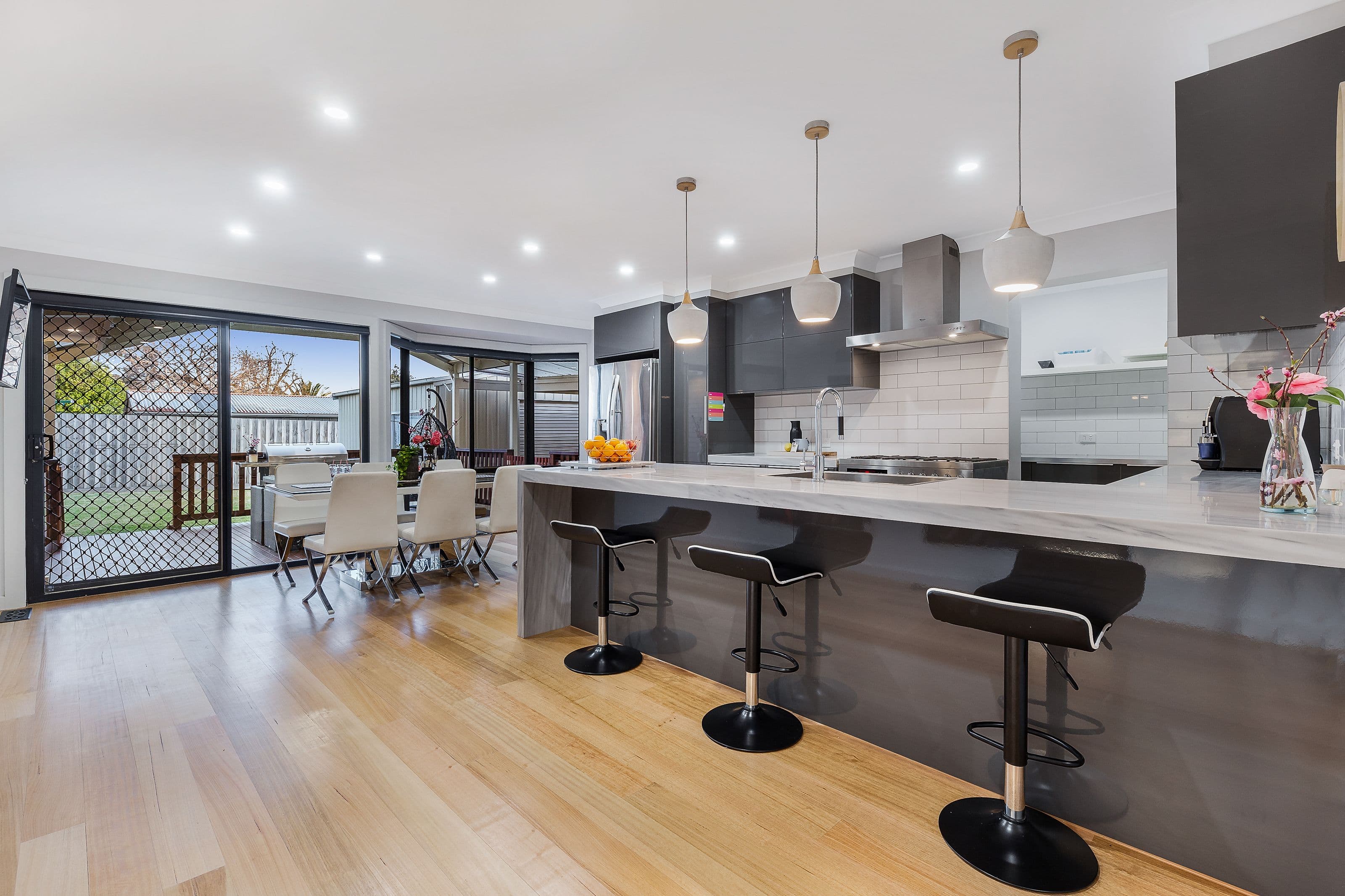 12 Valewood Drive, Mulgrave VIC 3170, Mulgrave - Thumbnail 2