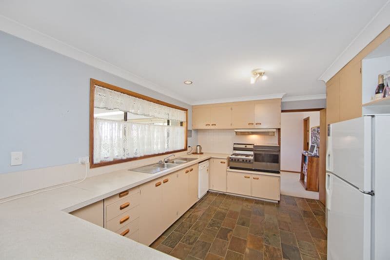 5 Premier Way, Bateau Bay NSW 2261, Bateau Bay - Thumbnail 3