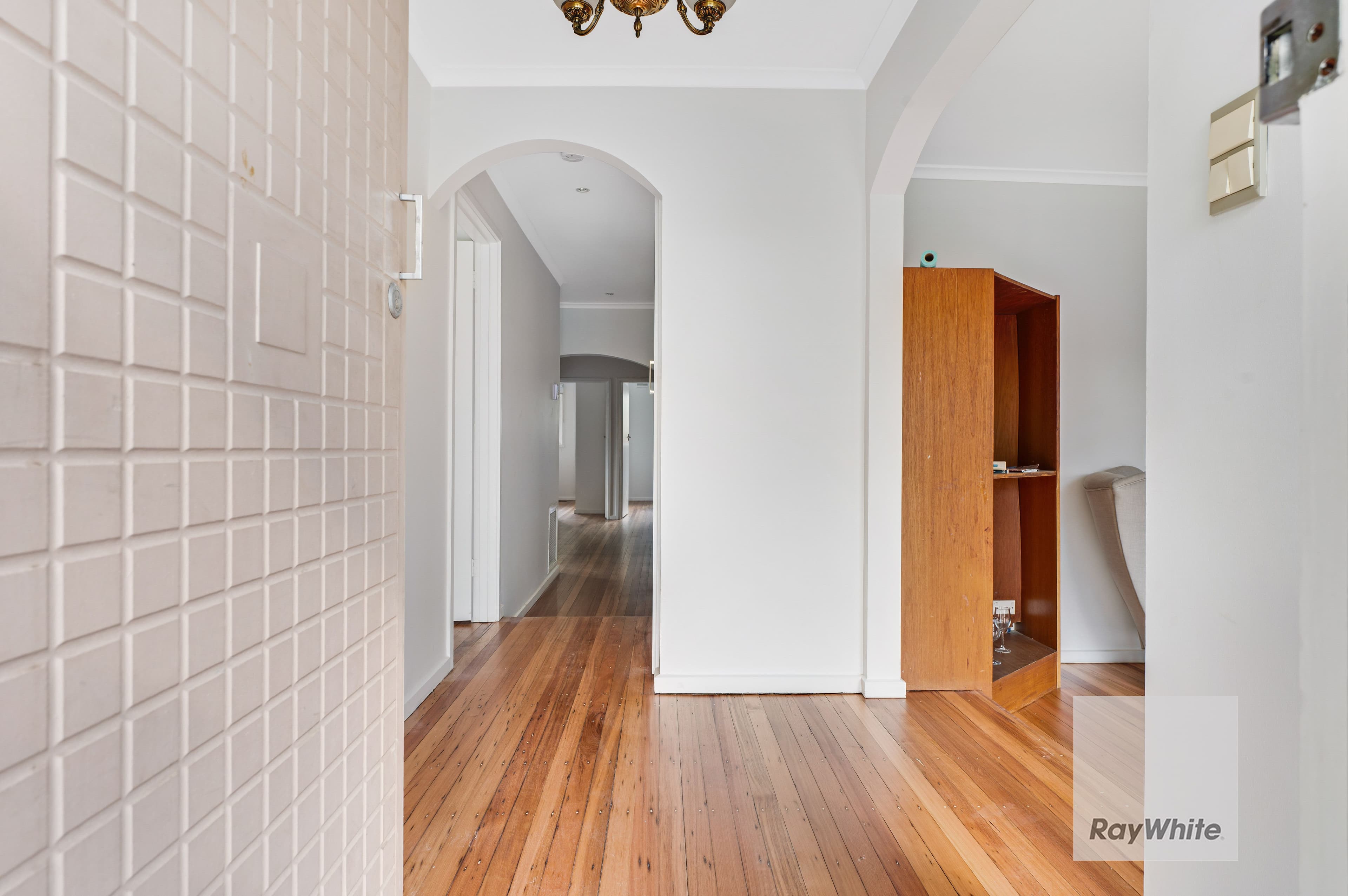 20 Burnleigh Drive, Gladstone Park VIC 3043, Gladstone Park - Thumbnail 2