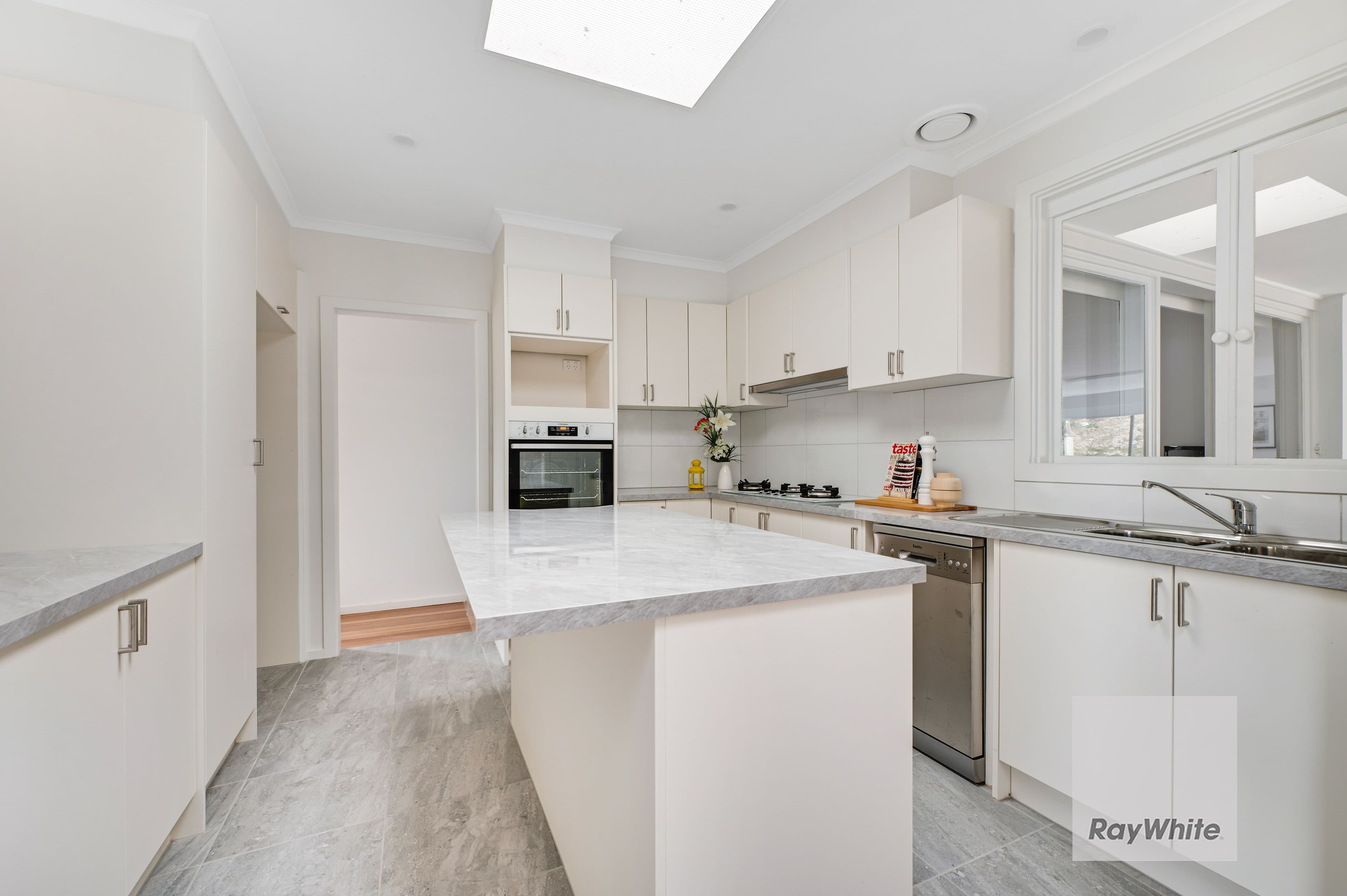 20 Burnleigh Drive, Gladstone Park VIC 3043, Gladstone Park - Thumbnail 8