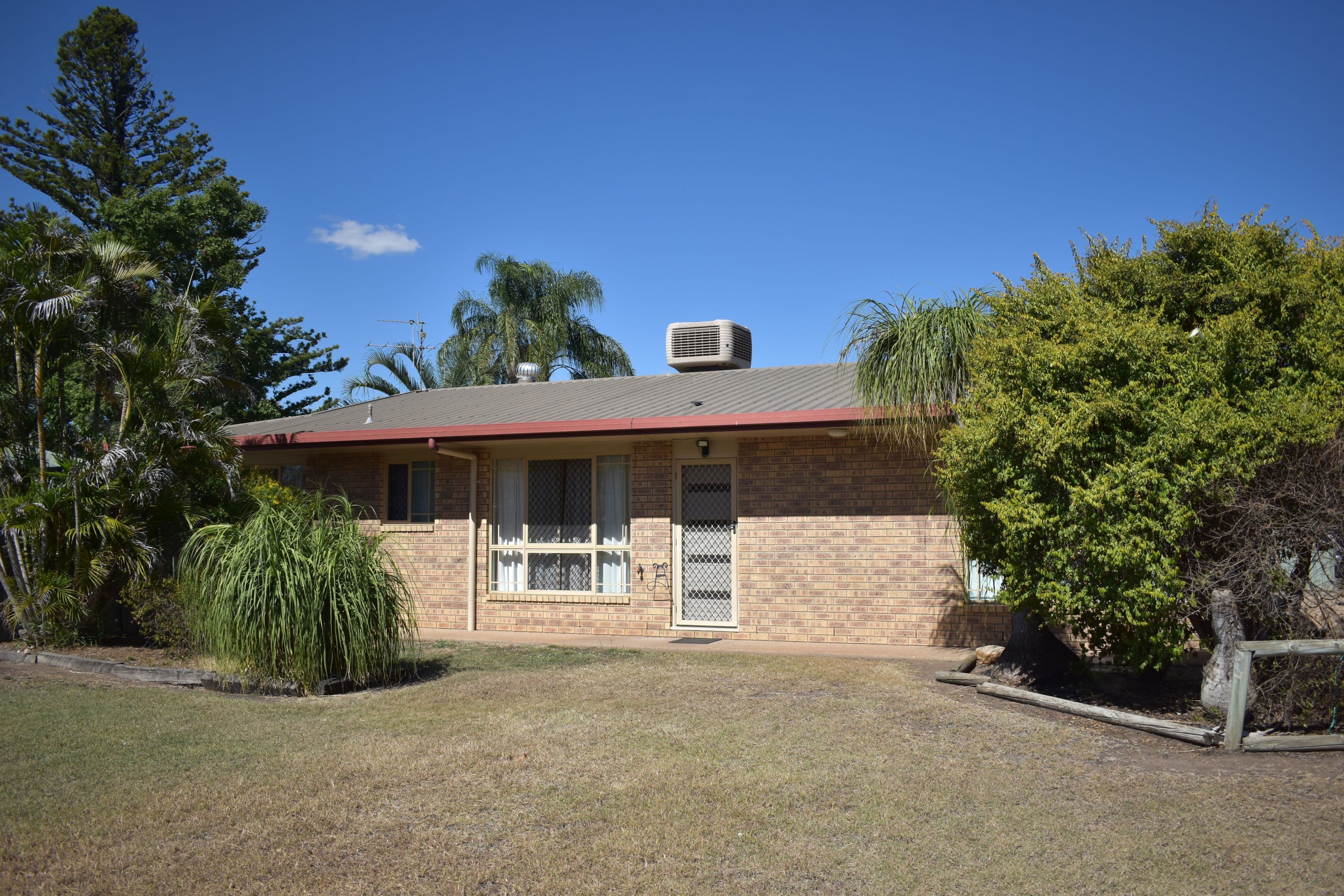 14 Waldby Court, Emerald QLD 4720, Emerald - Thumbnail 2