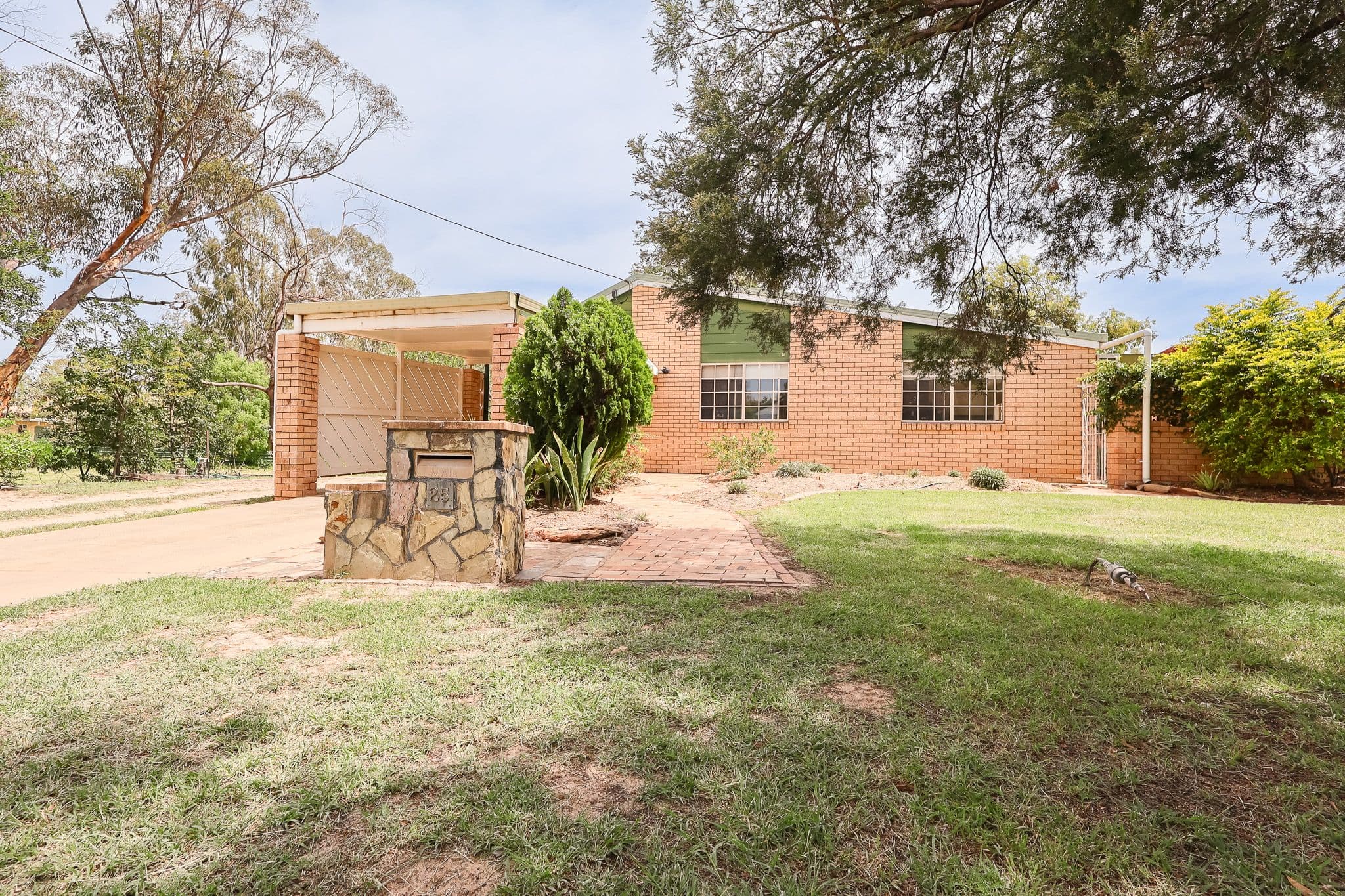 25 Alexander Avenue, Roma QLD 4455, Roma - Image 1