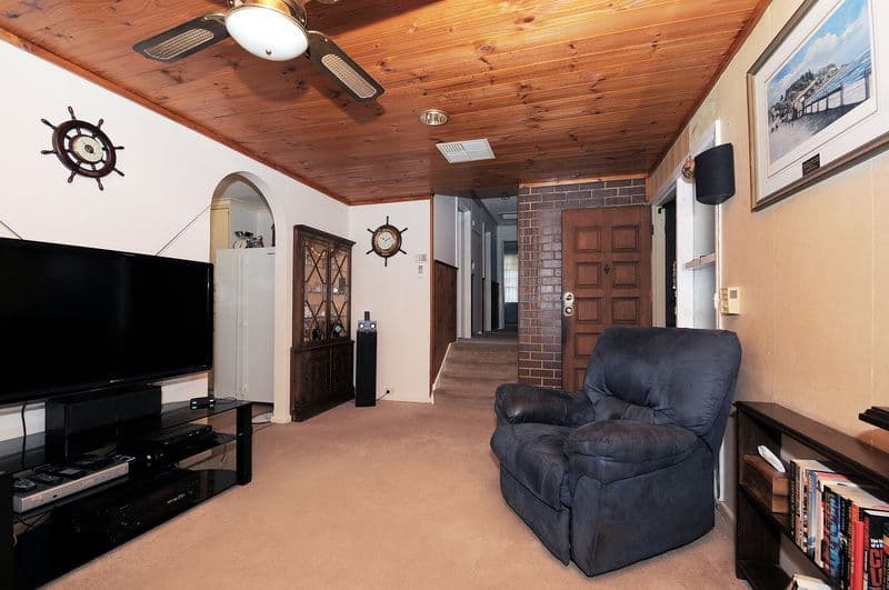 18 WHITEWOOD Street, FRANKSTON NORTH VIC 3200, Frankston North - Thumbnail 5