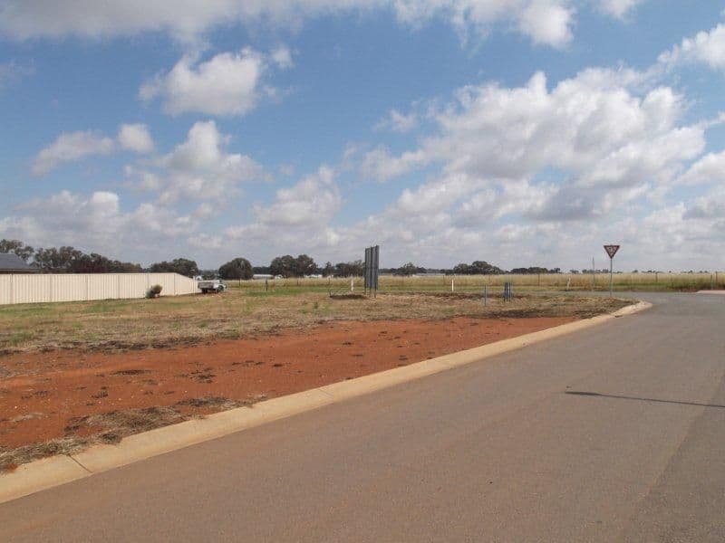 39-41 Chisnall Street, COROWA NSW 2646, Corowa - Thumbnail 3