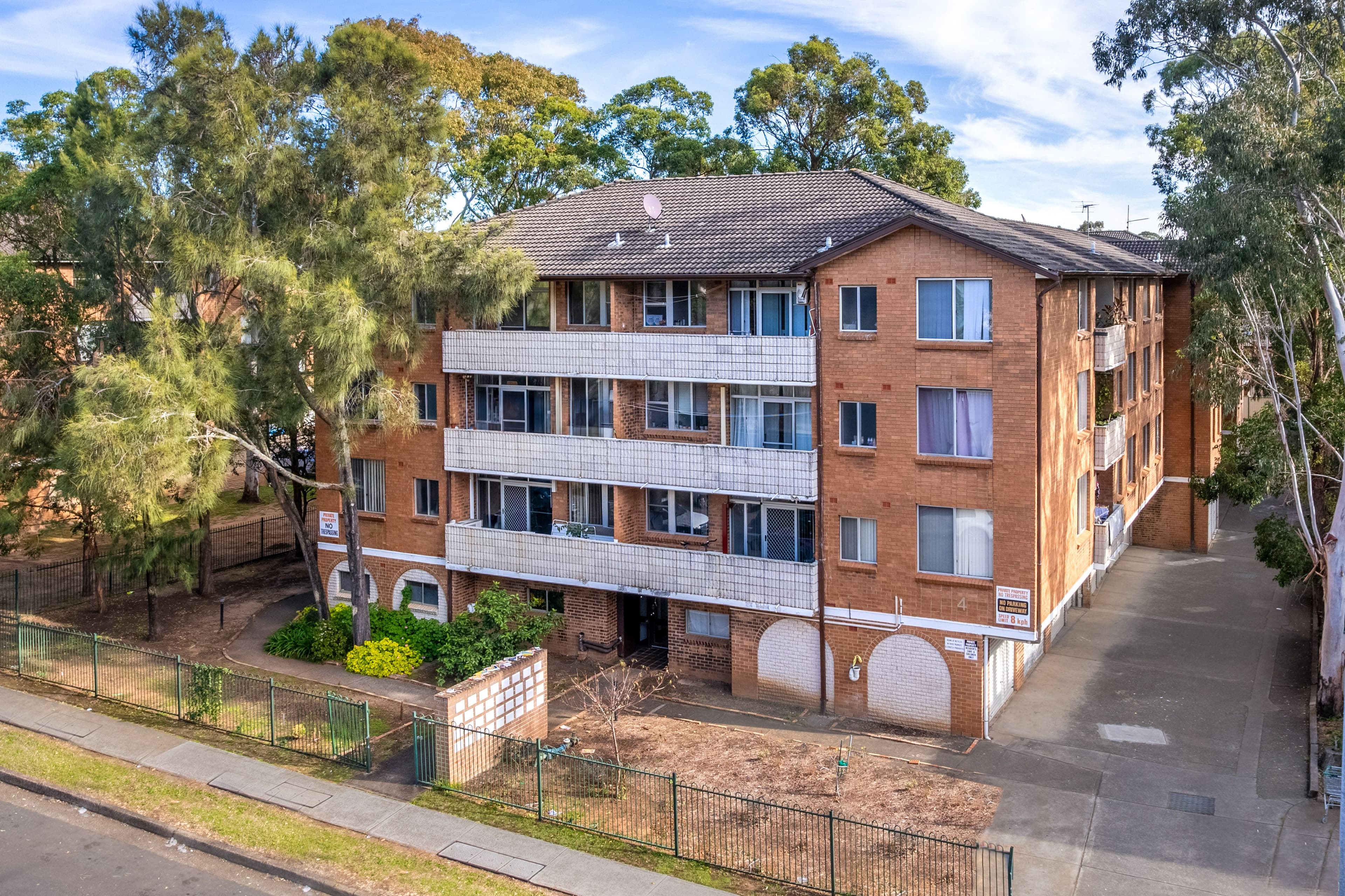 10/4 Beale Street, Liverpool NSW 2170, Kensington - Thumbnail 2