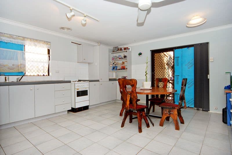 11  Gloves Place, BEECHBORO WA 6063, Beechboro - Thumbnail 2