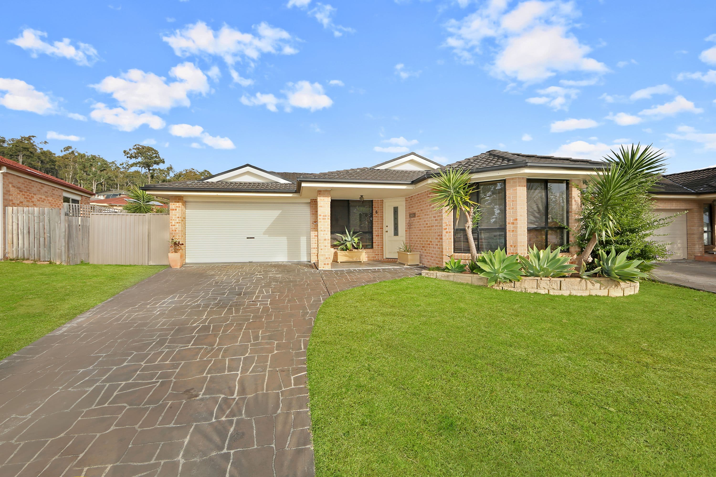 6 Brittania Drive, Watanobbi - Image 1