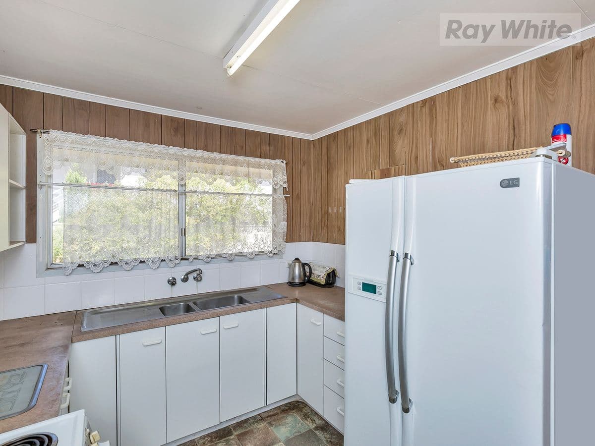 10 Michele Street, GAILES QLD 4300, Gailes - Thumbnail 7