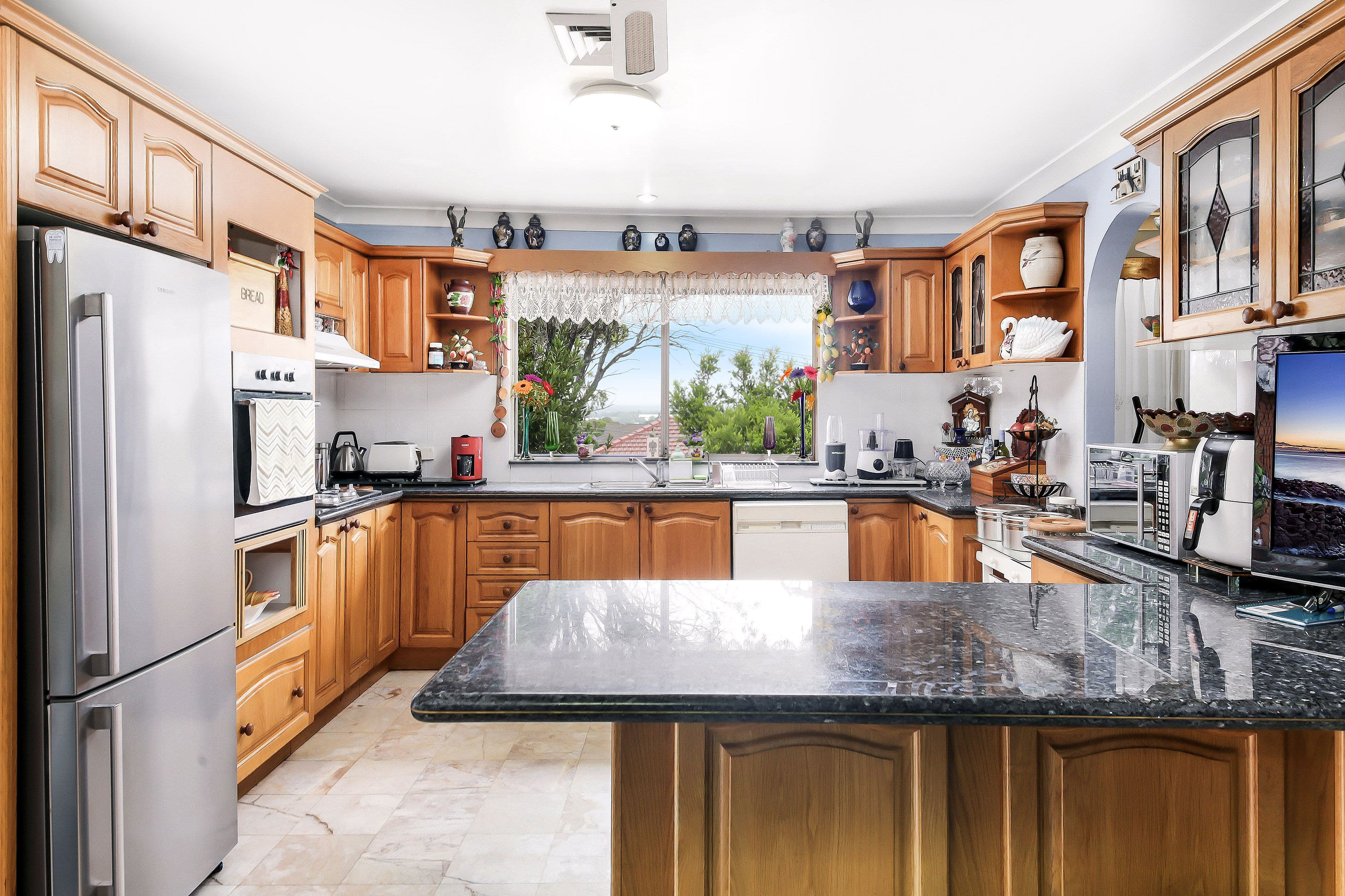 10 Saric Avenue, Georges Hall - Thumbnail 3