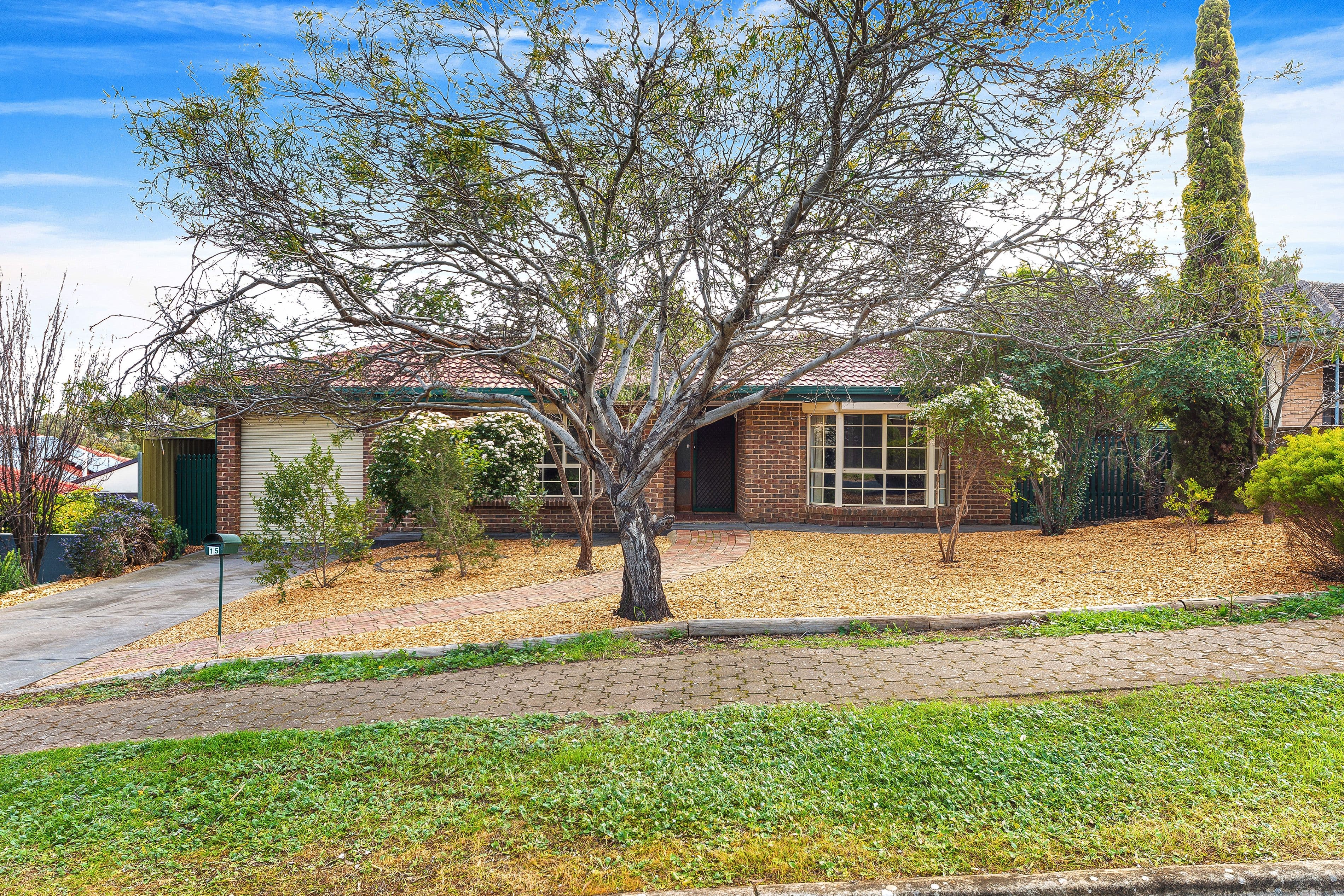 15 Lindsay Avenue, Valley View SA 5093, Valley View - Image 1