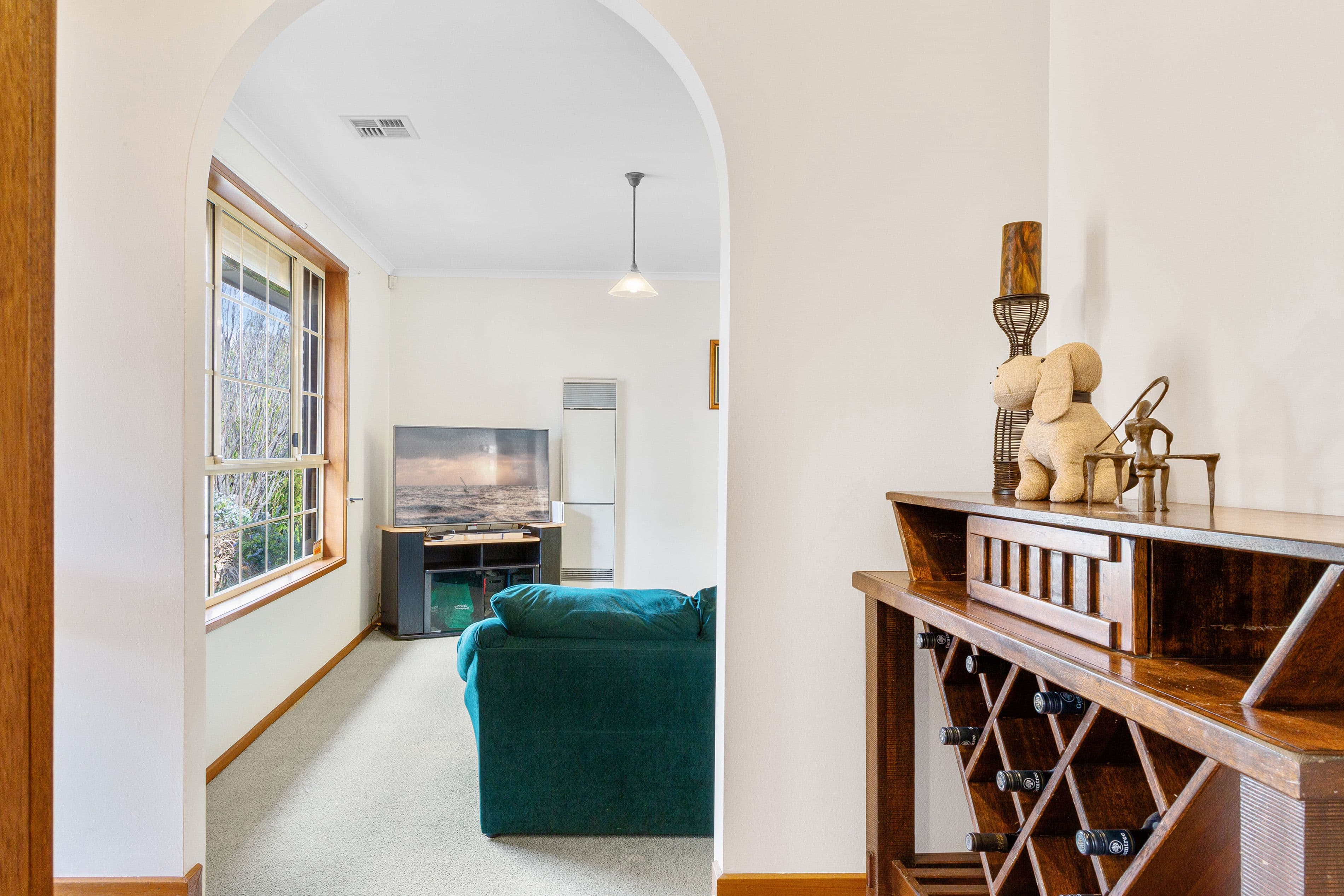 15 Lindsay Avenue, Valley View SA 5093, Valley View - Thumbnail 2