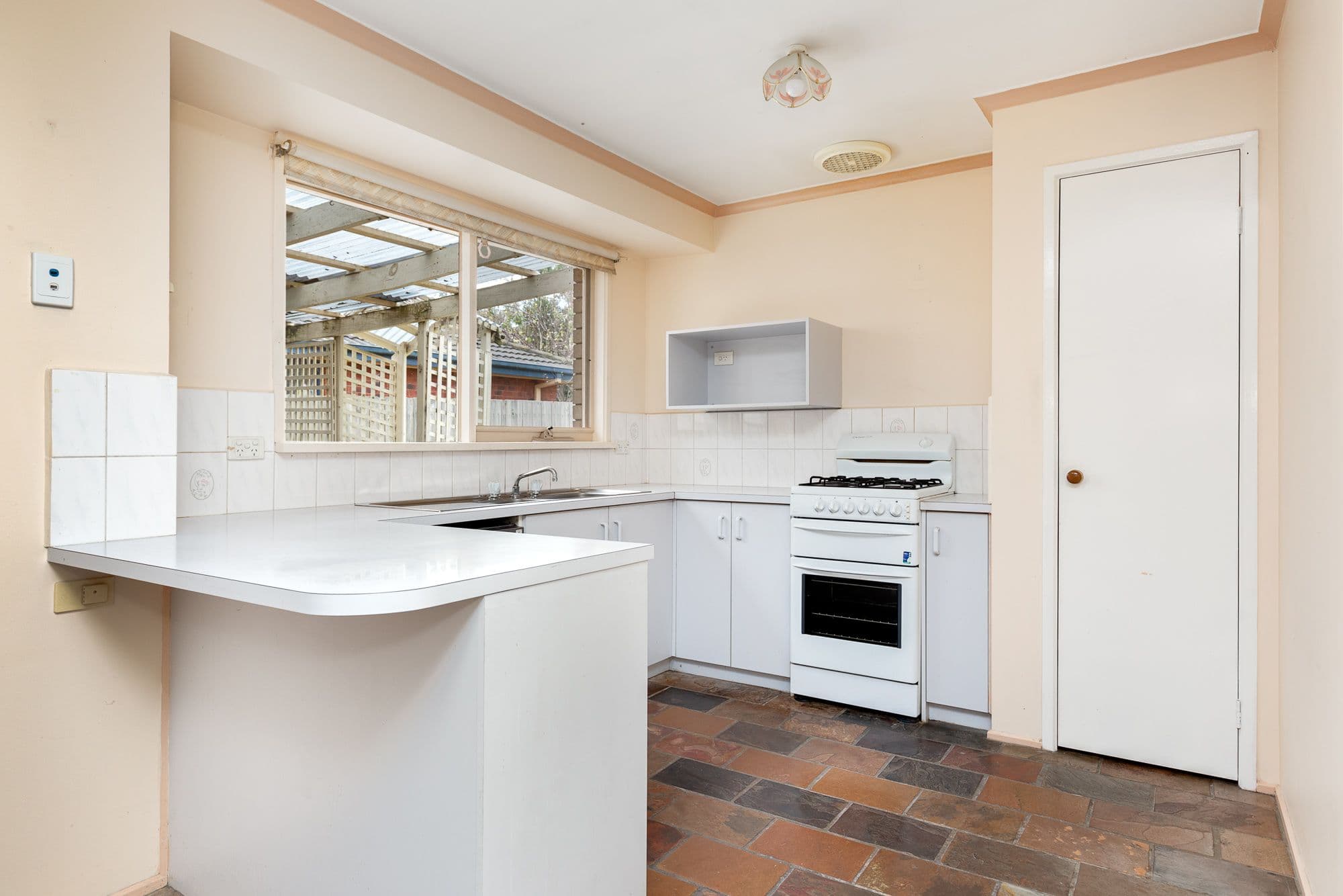 22 Leonard Avenue, Berwick VIC 3806, Berwick - Thumbnail 3
