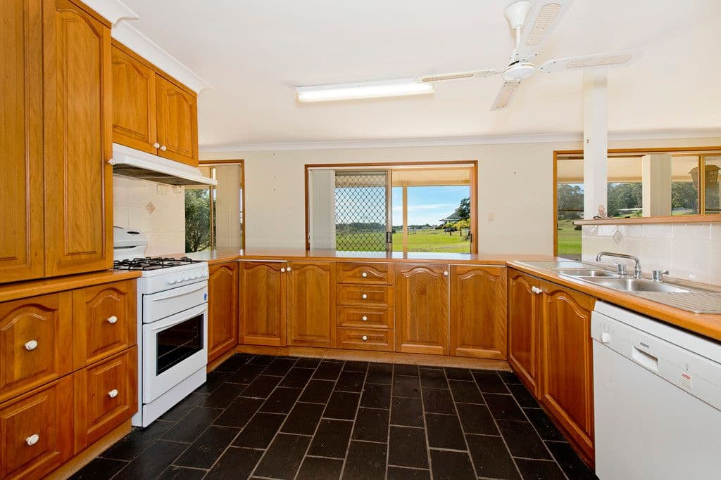 7 Racewyn Close, Port Macquarie - Thumbnail 4