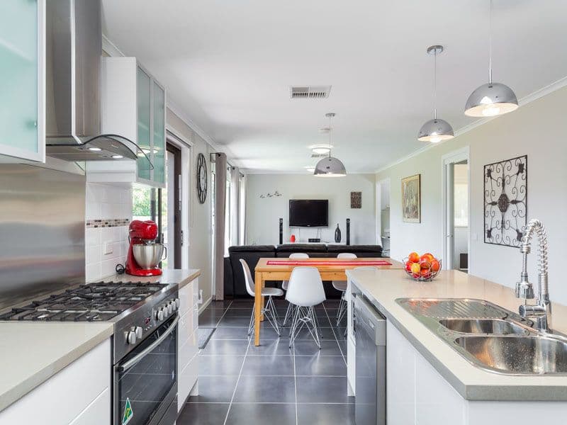 40 Benkel Avenue, CHELTENHAM VIC 3192, Cheltenham - Thumbnail 2