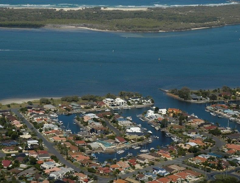 4 Barton Street, Bardon, QLD, 4065, Bardon - Thumbnail 2