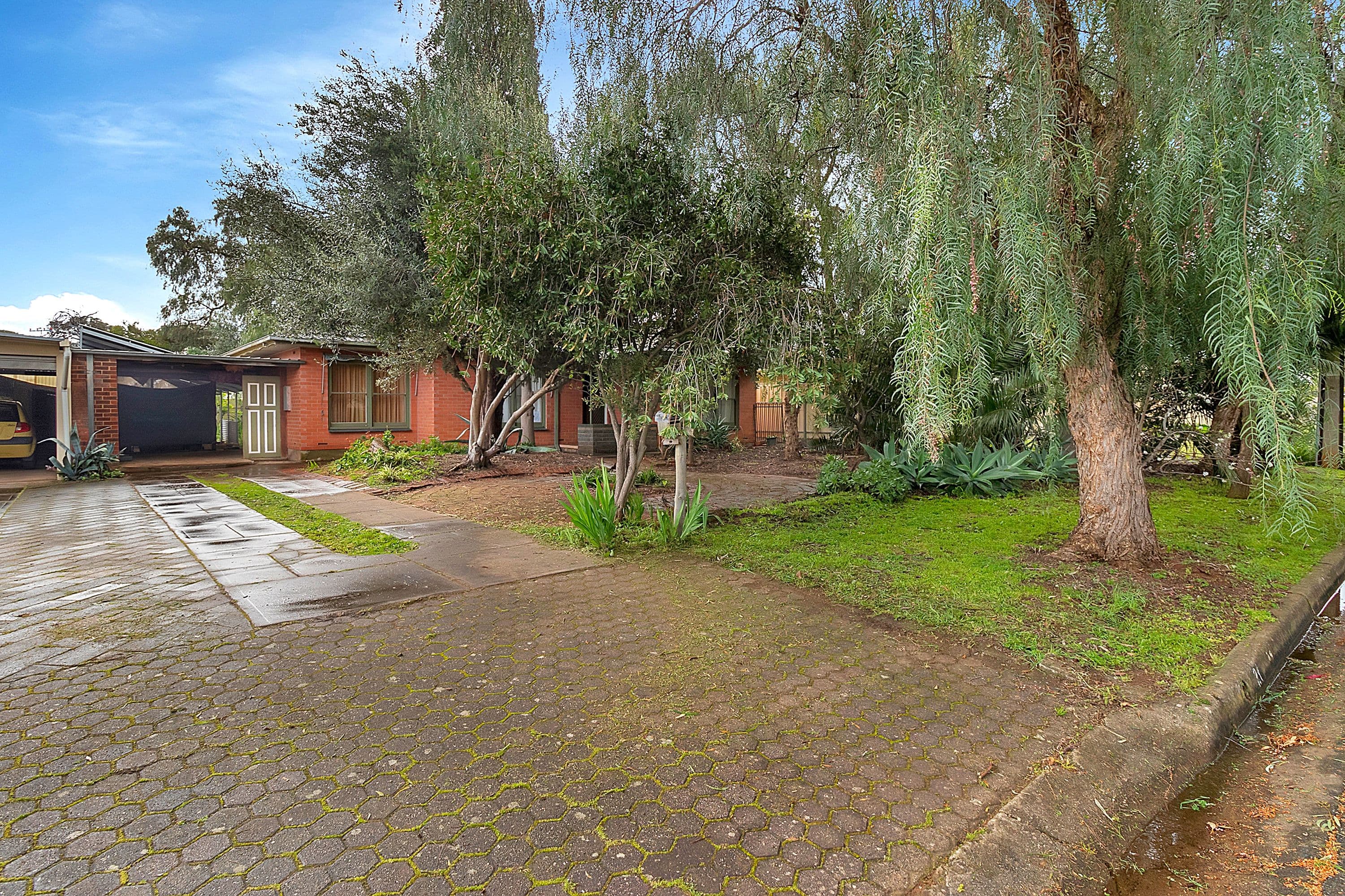 21 Iveleary Avenue, Salisbury East SA 5109, Salisbury East - Thumbnail 2