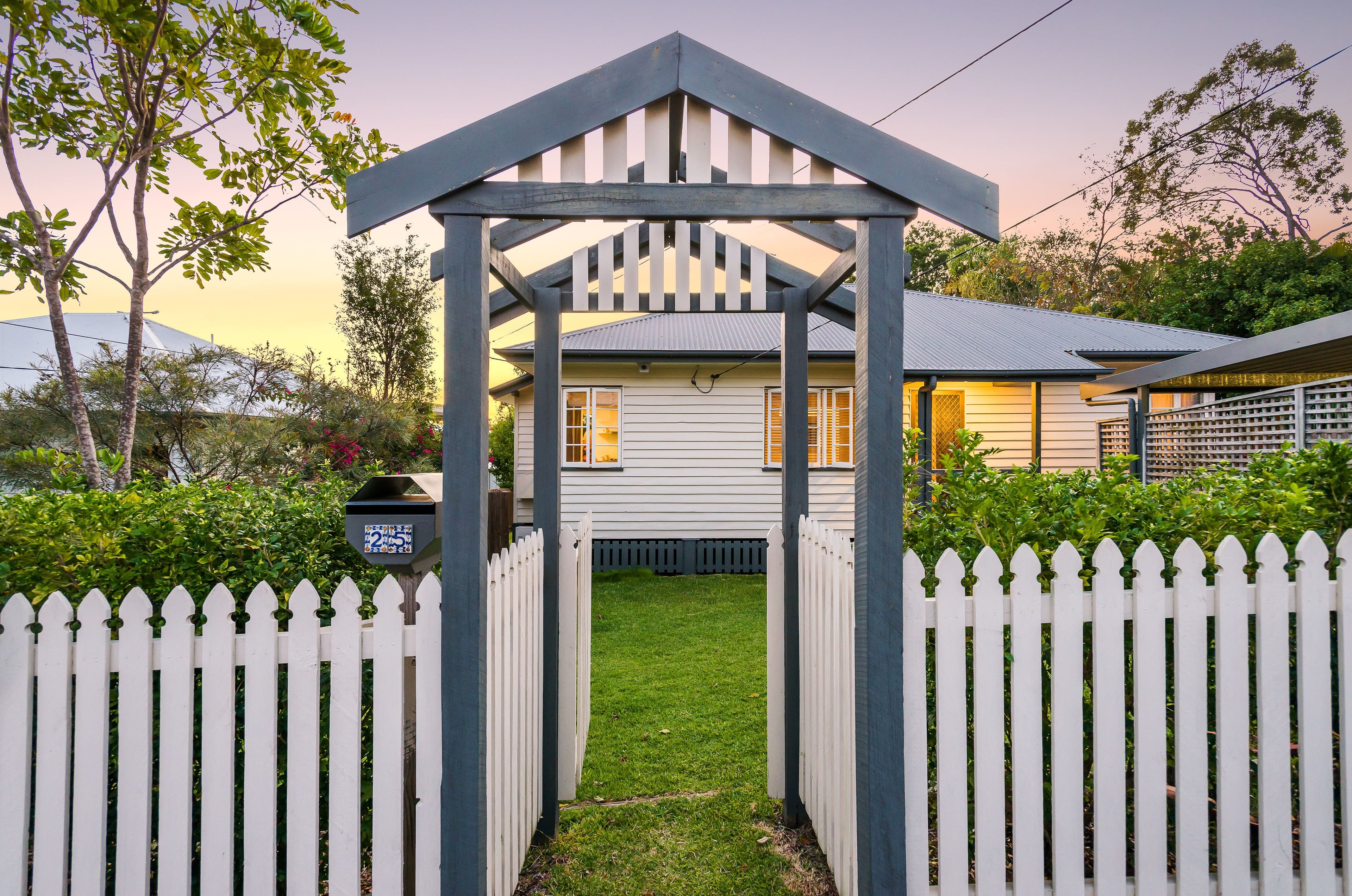 25 Canning Street, Holland Park QLD 4121, Holland Park - Thumbnail 2