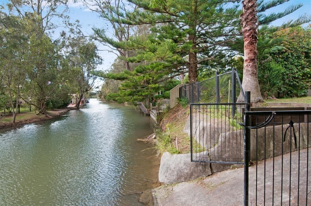 33 Victoria Street, WINDERMERE PARK NSW 2264, Windermere Park - Image 1