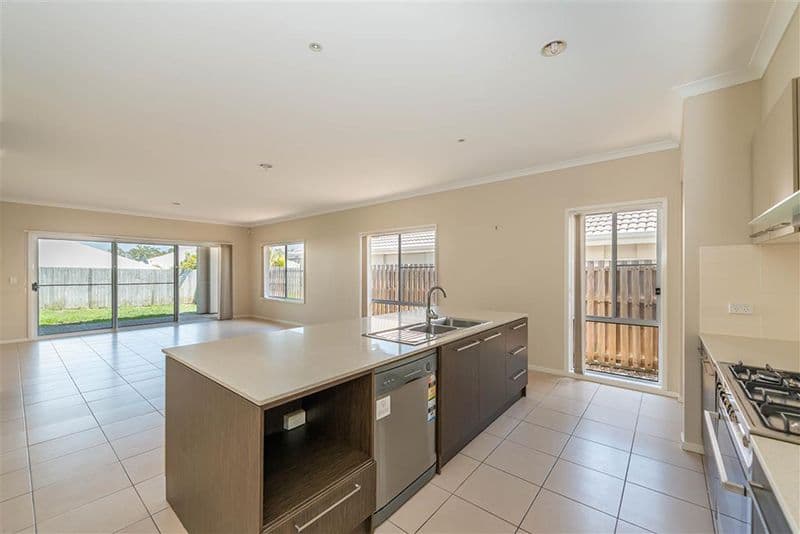 7 Satinay Parade, North Lakes QLD 4509, North Lakes - Thumbnail 2