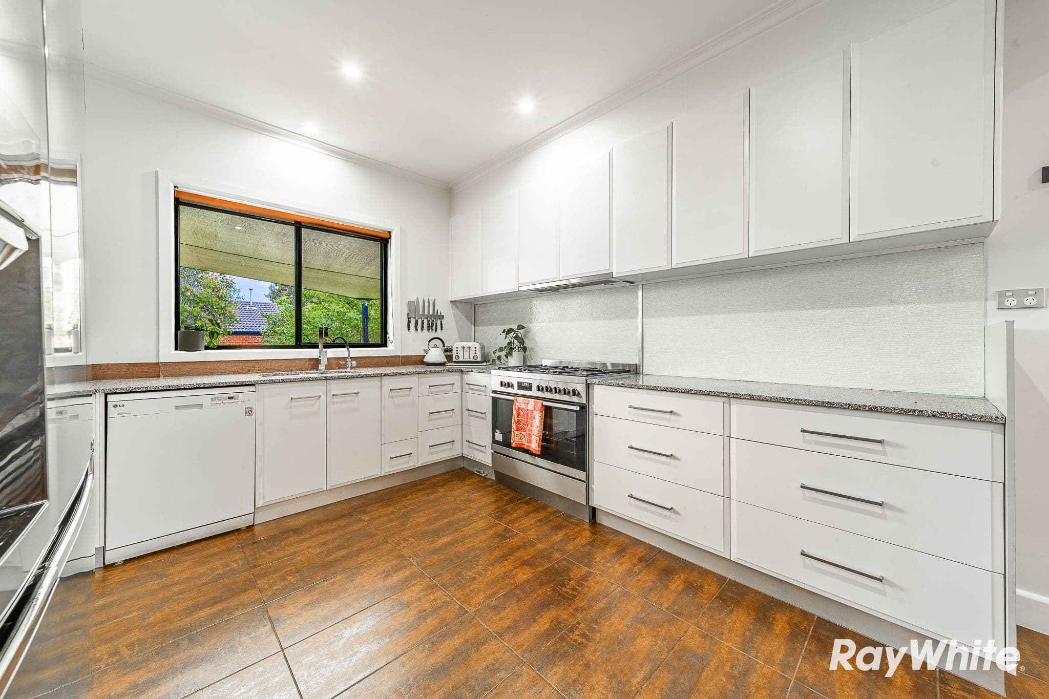 12 Curtin Street, Flora Hill VIC 3550, Flora Hill - Thumbnail 5