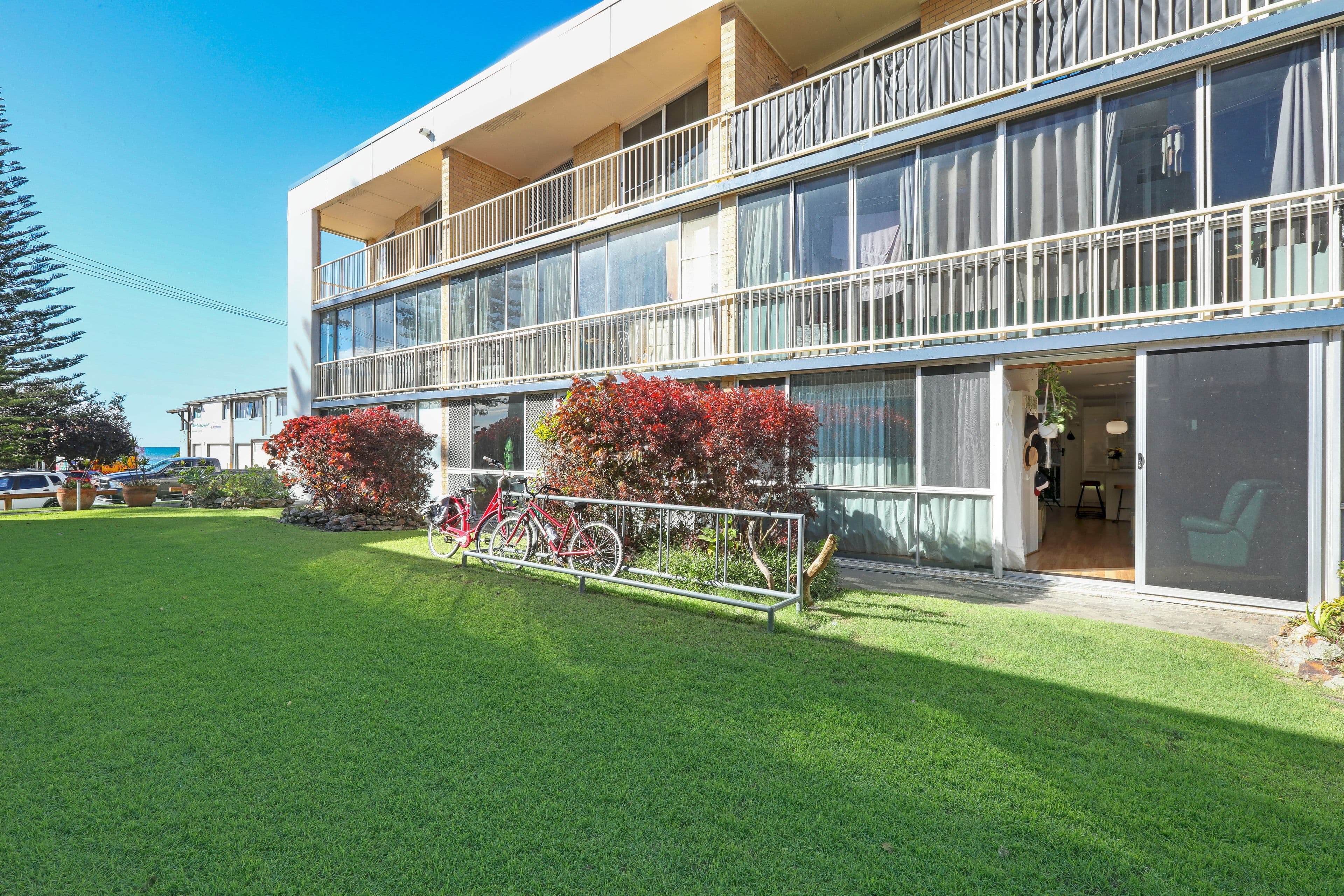 286 The Esplanade, Miami QLD 4220, Miami - Thumbnail 2