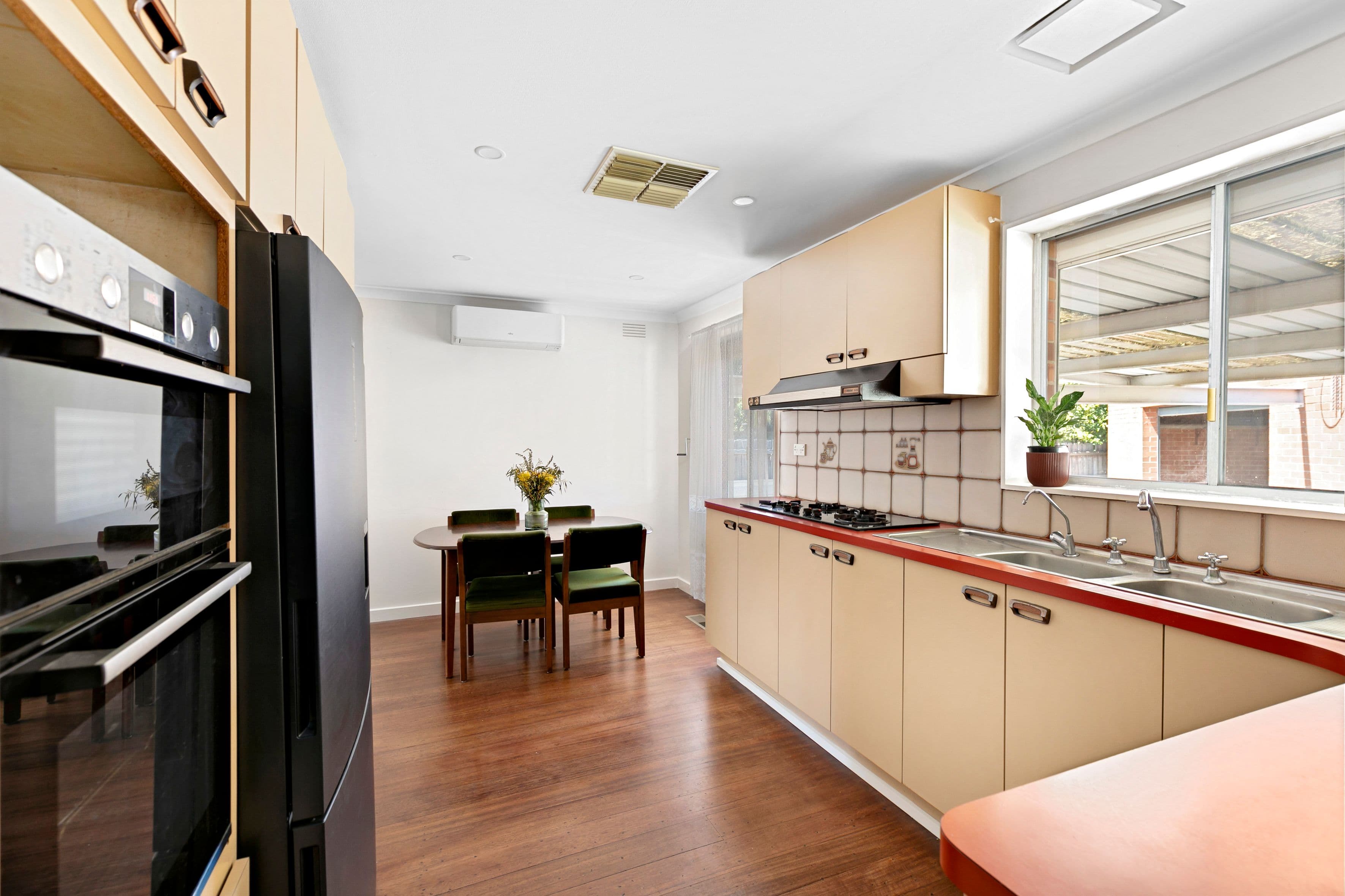 7 St Johns Court, Reservoir VIC 3073, Reservoir - Thumbnail 4