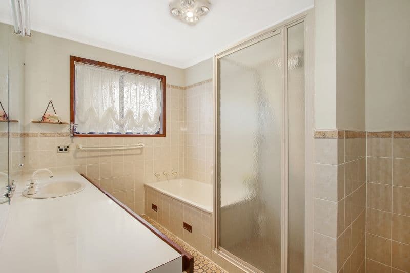 572 Iluka Crescent, Lavington - Thumbnail 6