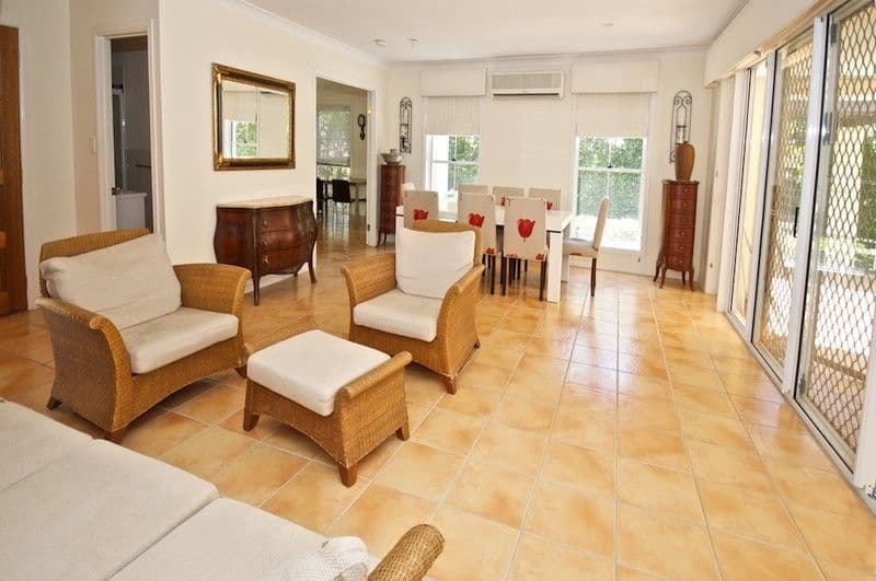 71 Chichester Drive, ARUNDEL QLD 4214, Arundel - Thumbnail 2