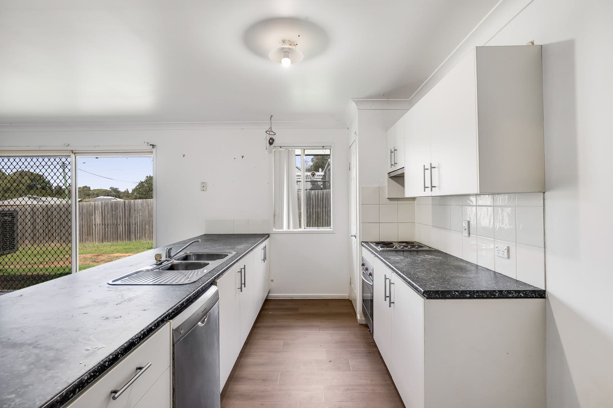 8 Elton Street, Greenmount QLD 4359, Greenmount - Thumbnail 4