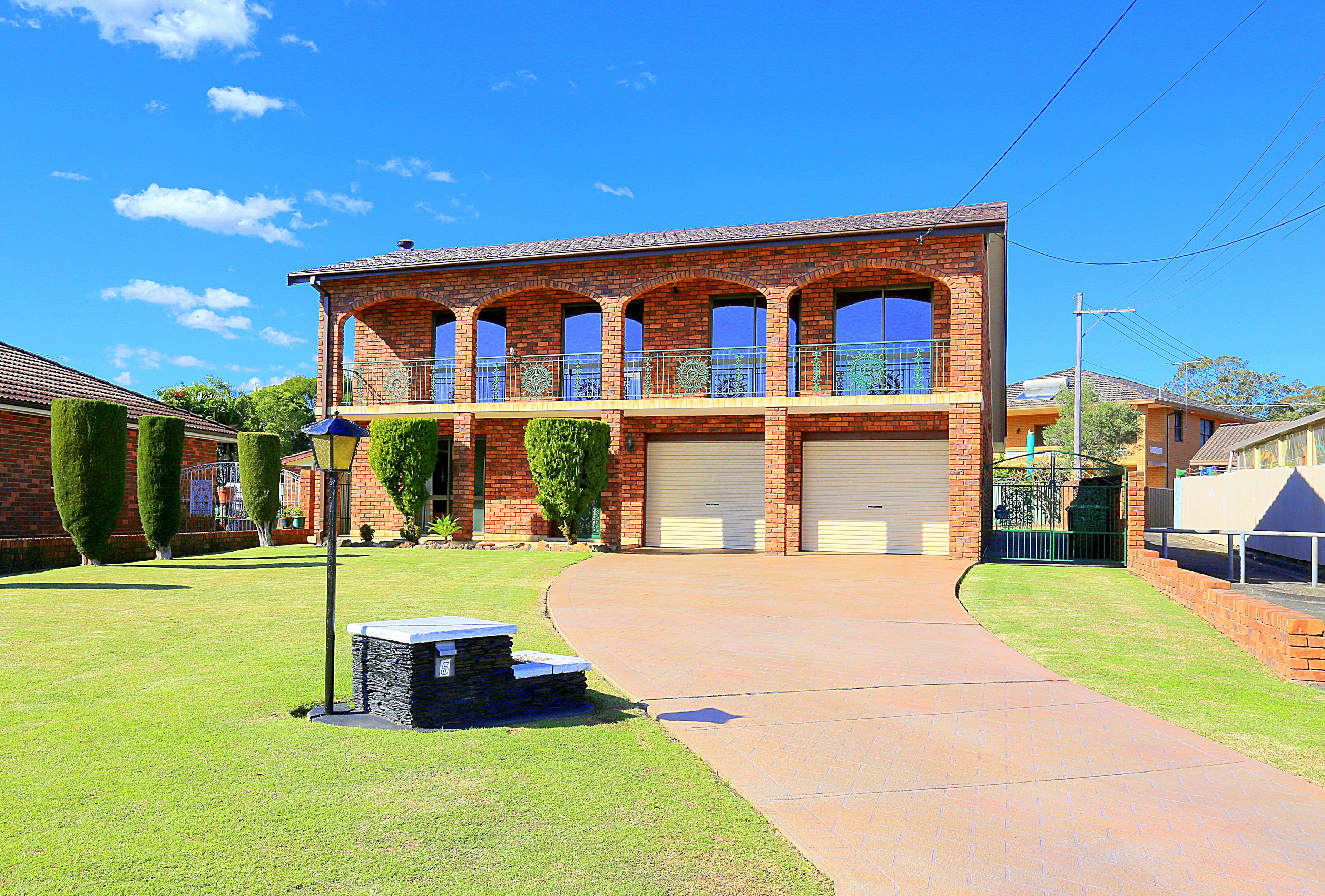 5 Jade Court, Georges Hall - Image 1