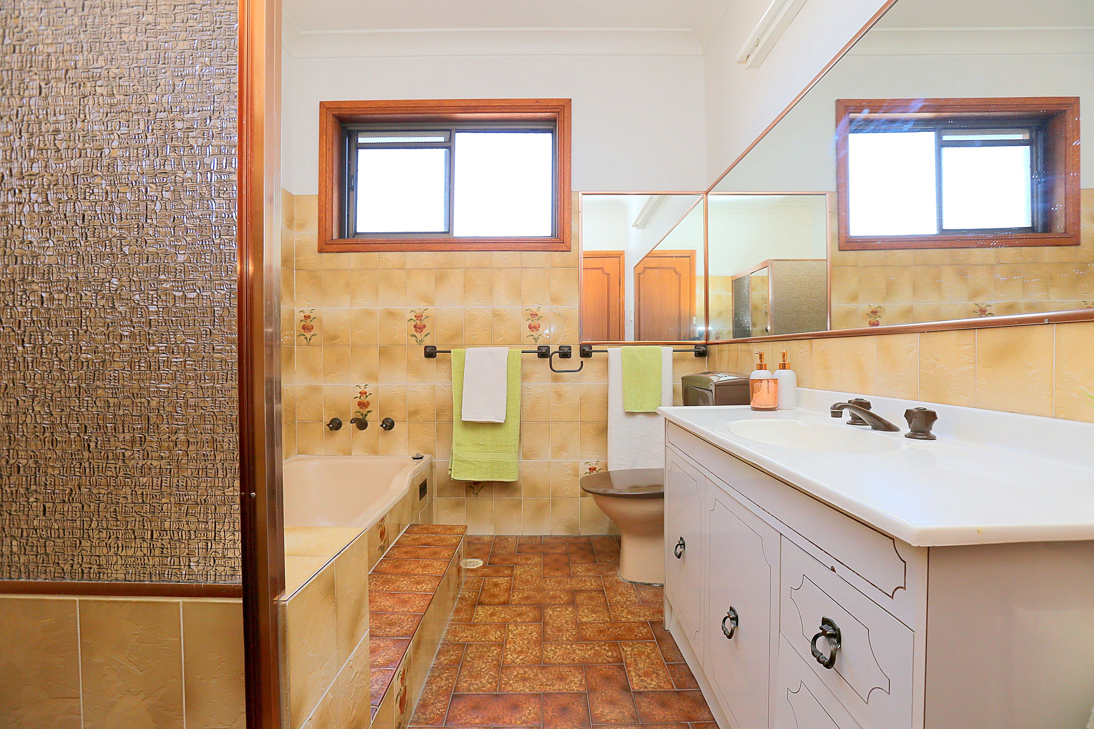 5 Jade Court, Georges Hall - Thumbnail 8