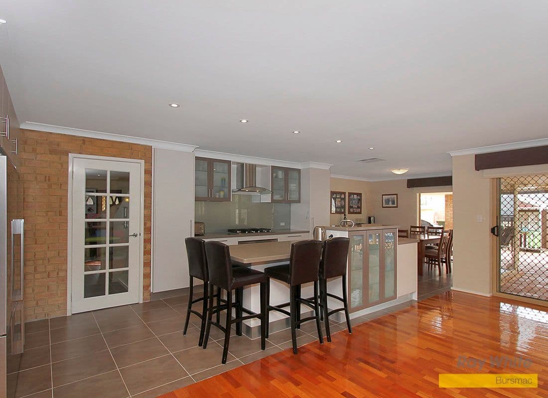 335 Summerlakes Parade, BALLAJURA WA 6066, Ballajura - Thumbnail 4