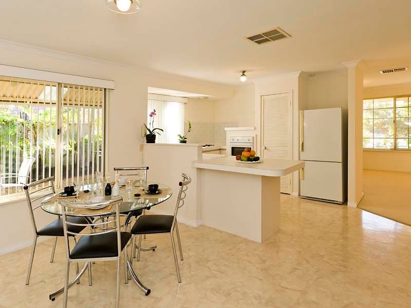 5 Bushlark Rise, CANNING VALE WA 6155, Canning Vale - Thumbnail 3