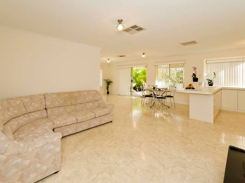 5 Bushlark Rise, CANNING VALE WA 6155, Canning Vale - Thumbnail 7