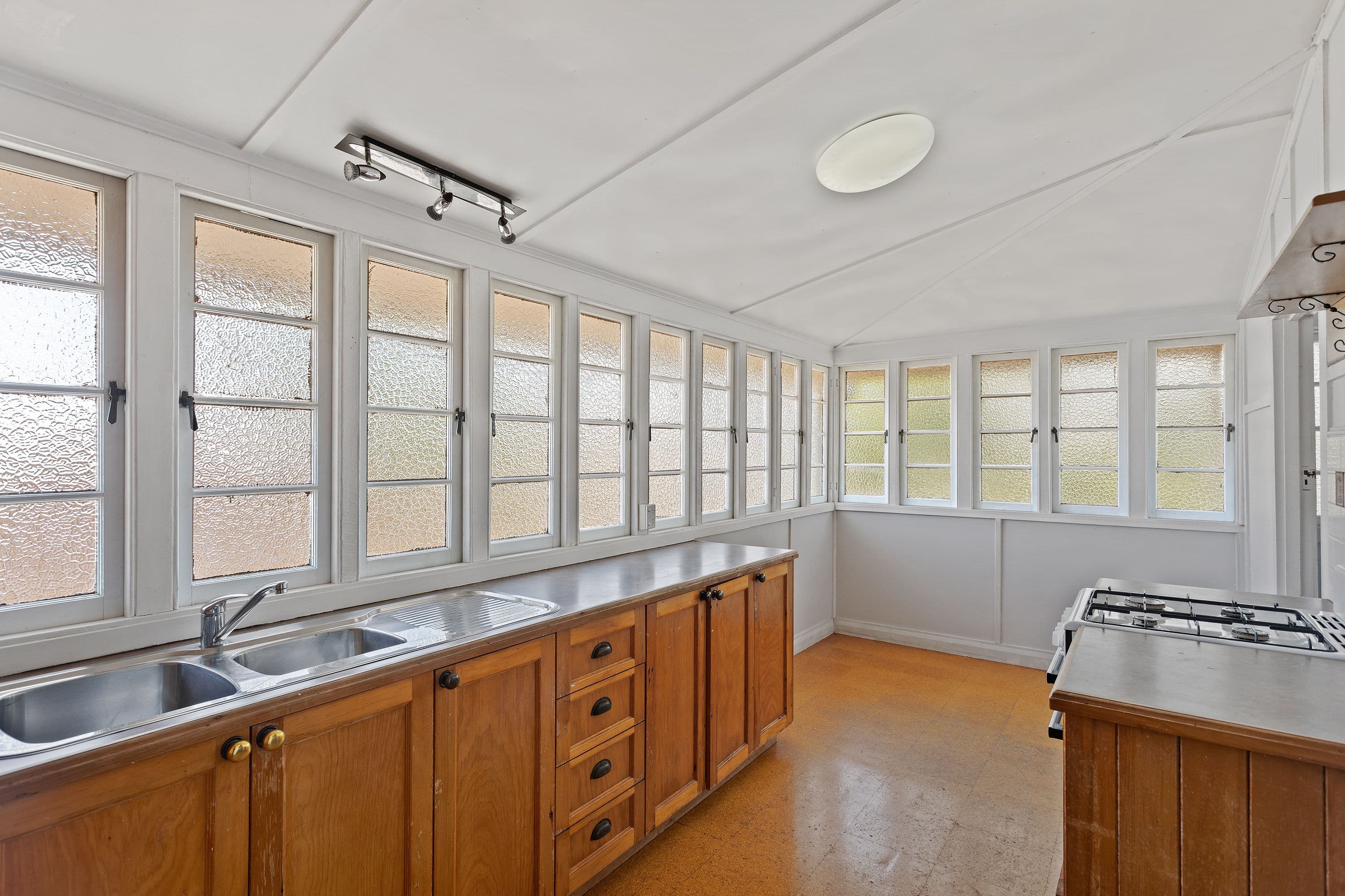 67 Gordon Avenue, Newtown QLD 4350, Newtown - Thumbnail 4