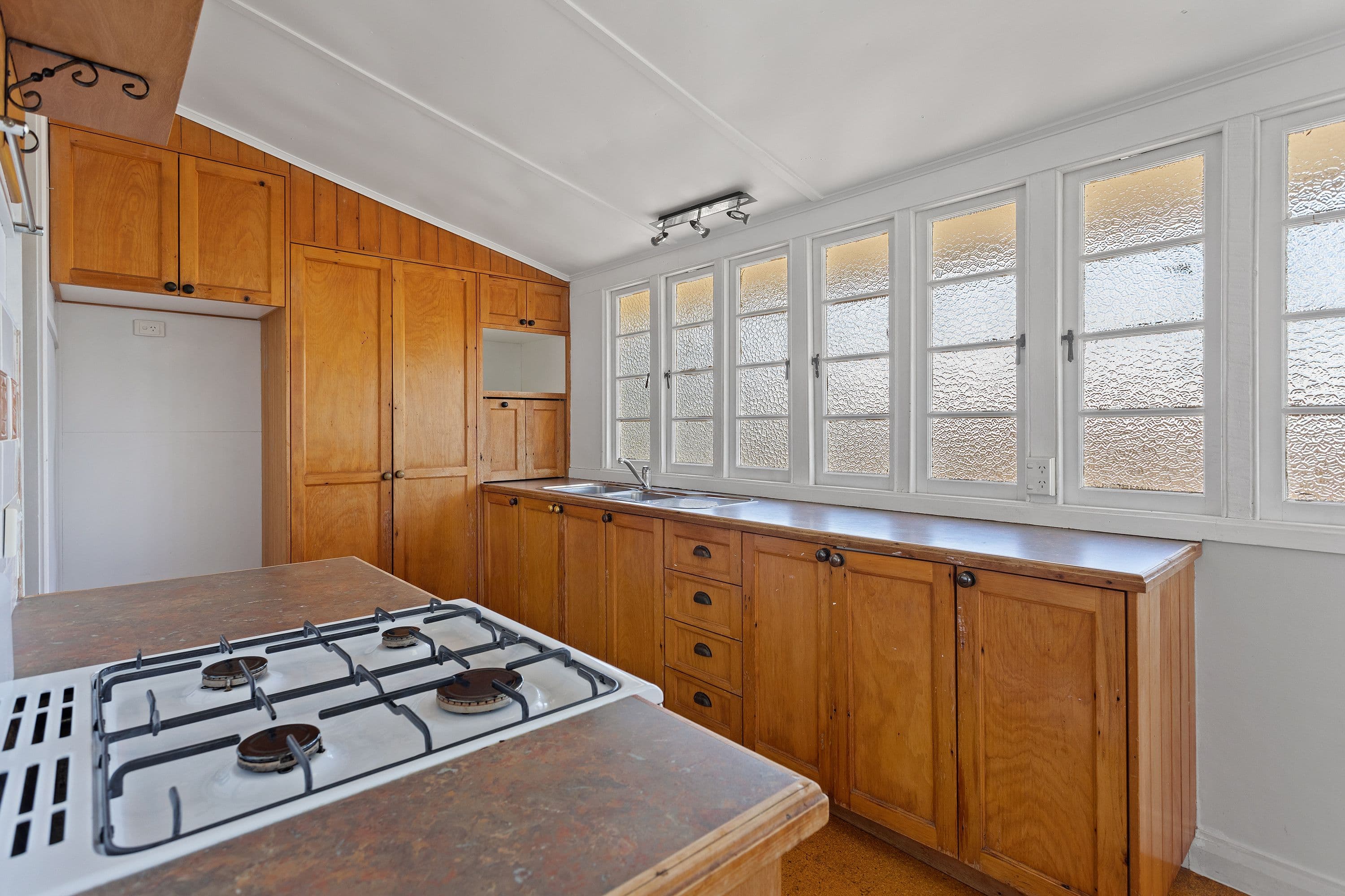 67 Gordon Avenue, Newtown QLD 4350, Newtown - Thumbnail 5